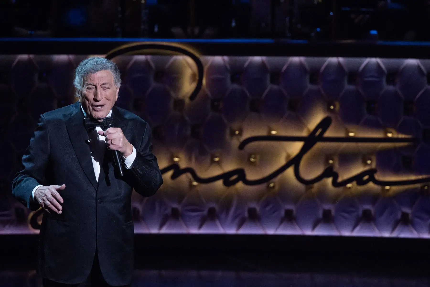 El cantante Tony Bennett actúa en el "Sinatra 100 An All-Star Grammy Concert", en Las Vegas, Nevada, el 2 de diciembre de 2015. 
Foto: AFP