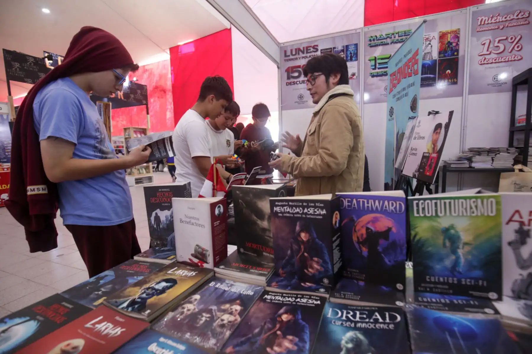 La Feria Internacional del Libro de Lima 2023 regresa desde este viernes 21 de julio hasta el próximo 6 de agosto para rendirle homenaje a César Vallejo, el poeta universal que cambió el paradigma literario nacional e internacional y con una variada oferta editorial.
Foto: ANDINA/Juan Carlos Guzmán Negrini
