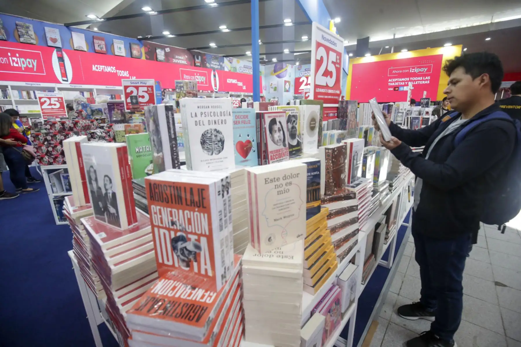La Feria Internacional del Libro de Lima 2023 regresa desde este viernes 21 de julio hasta el próximo 6 de agosto para rendirle homenaje a César Vallejo, el poeta universal que cambió el paradigma literario nacional e internacional y con una variada oferta editorial.

Foto: ANDINA/Juan Carlos Guzmán Negrini