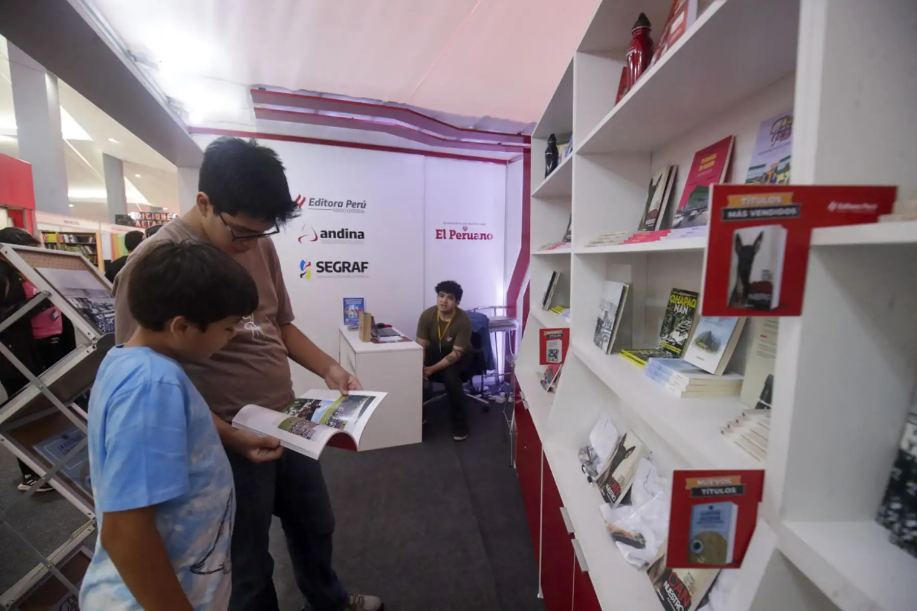 La Feria Internacional del Libro de Lima 2023 regresa desde este viernes 21 de julio hasta el próximo 6 de agosto para rendirle homenaje a César Vallejo, el poeta universal que cambió el paradigma literario nacional e internacional y con una variada oferta editorial.
Foto: ANDINA/Juan Carlos Guzmán Negrini