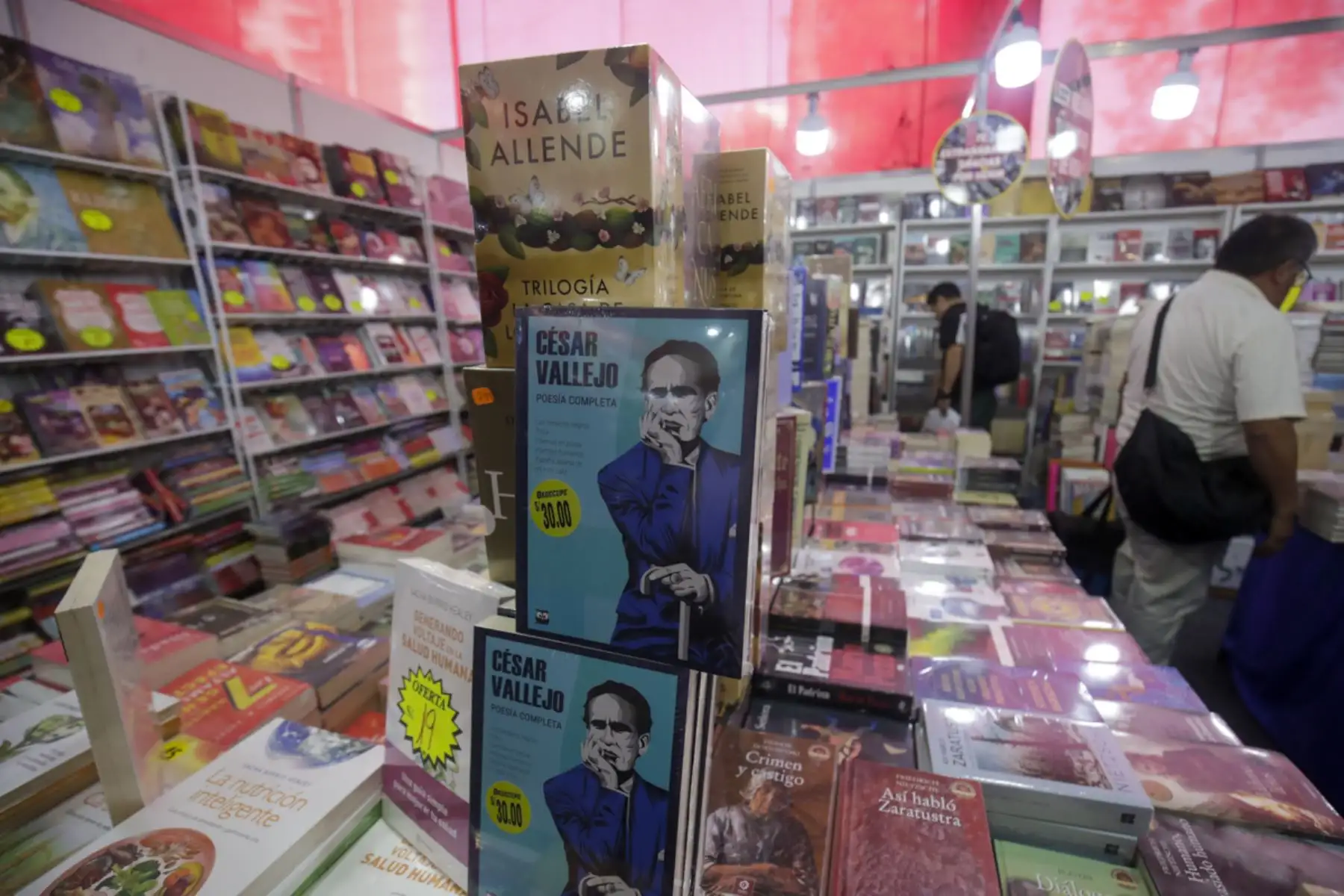 La feria, que es considerada la más grande y representativa del Perú, es organizada por la Cámara Peruana del Libro y se realizará entre el 21 de julio y el 6 de agosto con la presencia de autores/as, editores/as, libreros/as y lectores/as nacionales e internacionales.
Foto: ANDINA/Juan Carlos Guzmán Negrini