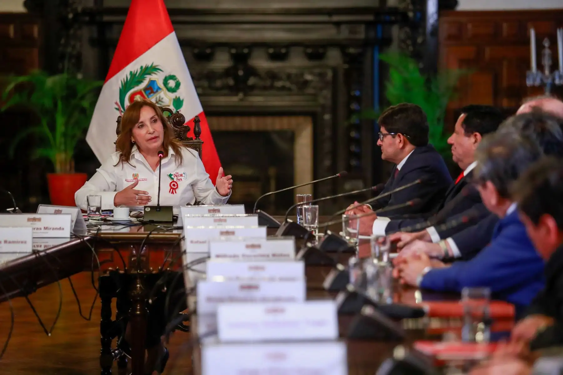 Presidenta Dina Boluarte sostuvo reunión de trabajo con titular de la ANGR, gobernadores regionales y el alcalde de Lima
Foto: ANDINA/Prensa Presidencia