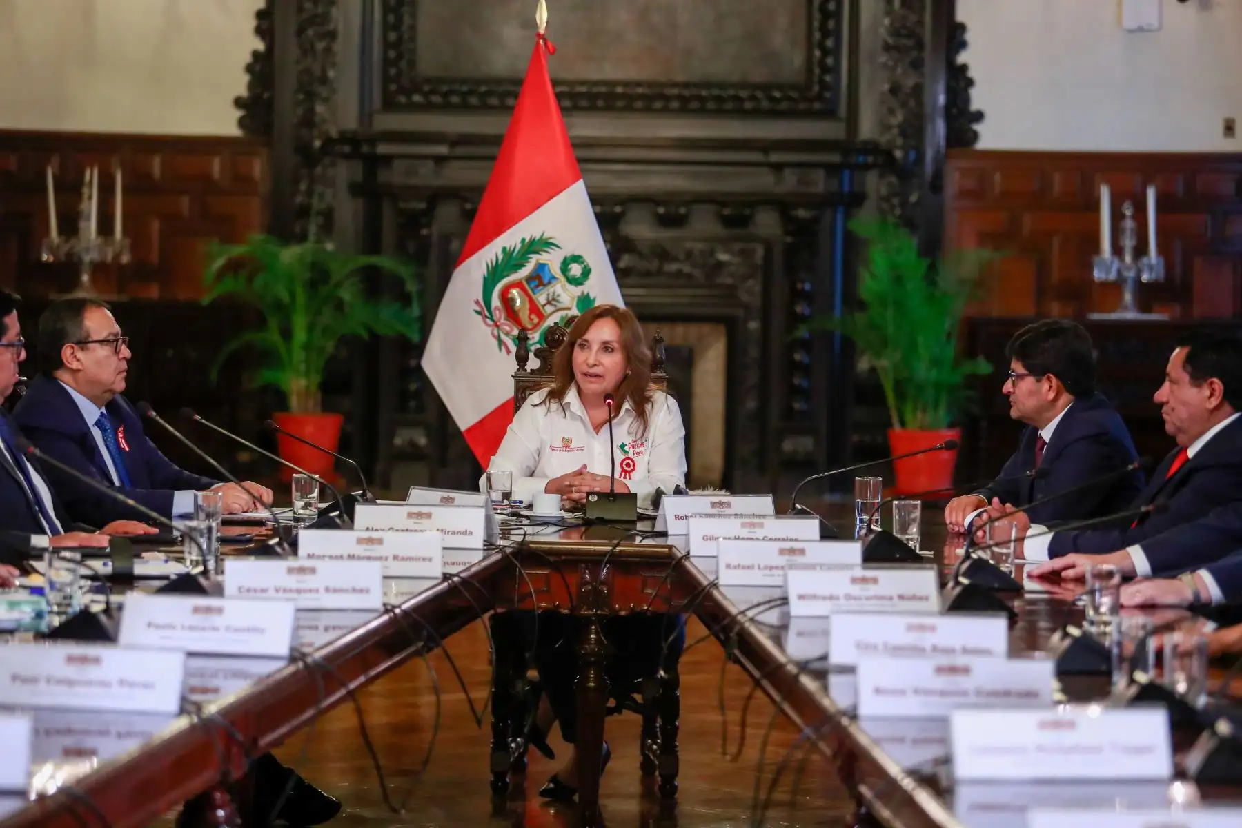 Presidenta Dina Boluarte sostuvo reunión de trabajo con titular de la ANGR, gobernadores regionales y el alcalde de Lima
Foto: ANDINA/Prensa Presidencia