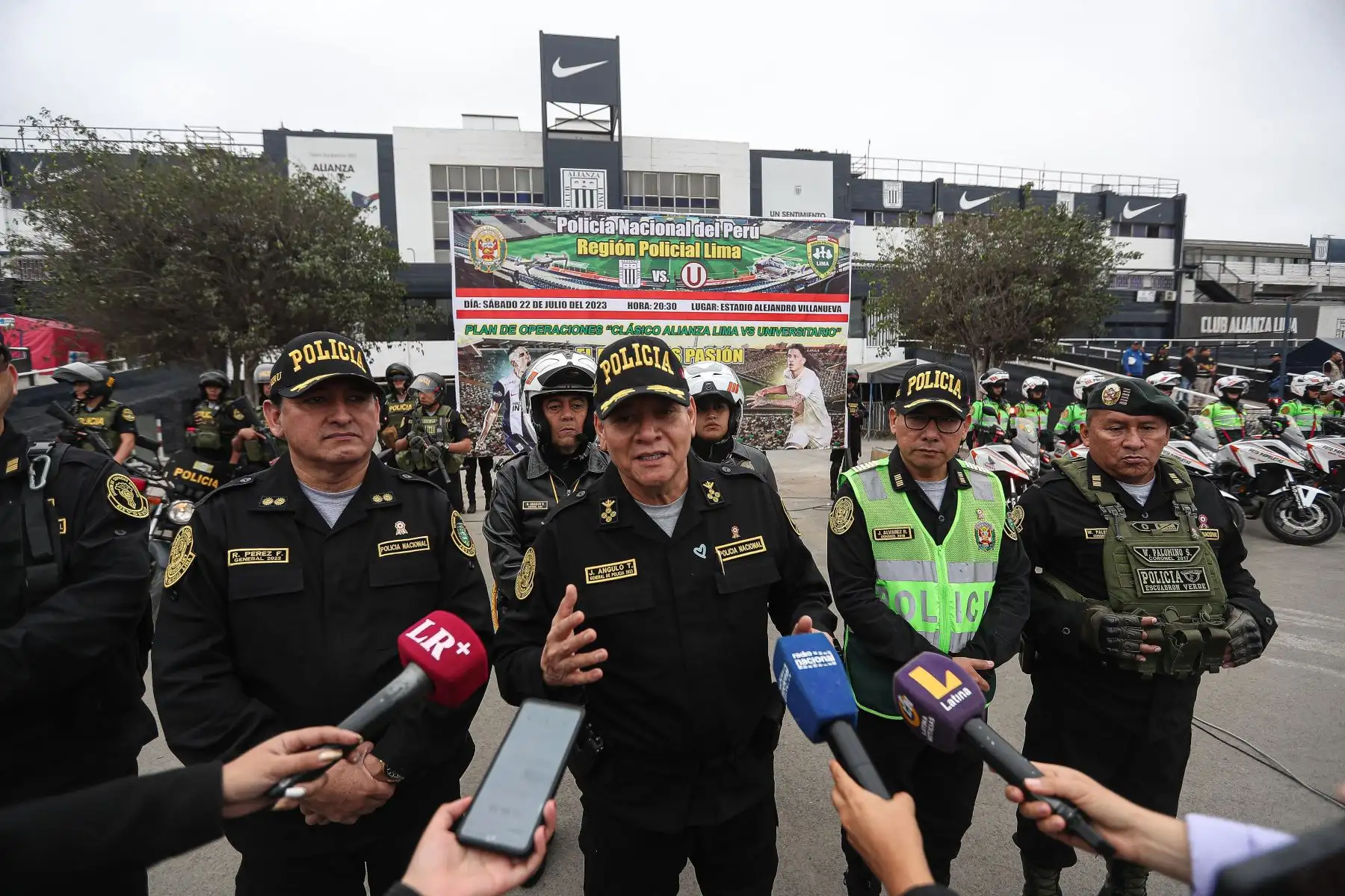 La Policía Nacional del Perú; informó sobre el Plan de operaciones para el clásico de Alianza Lima y Universitario de Deportes”a disputarse este Sábado 22 de Julio del 2023.Foto: ANDINA/Ricardo Cuba