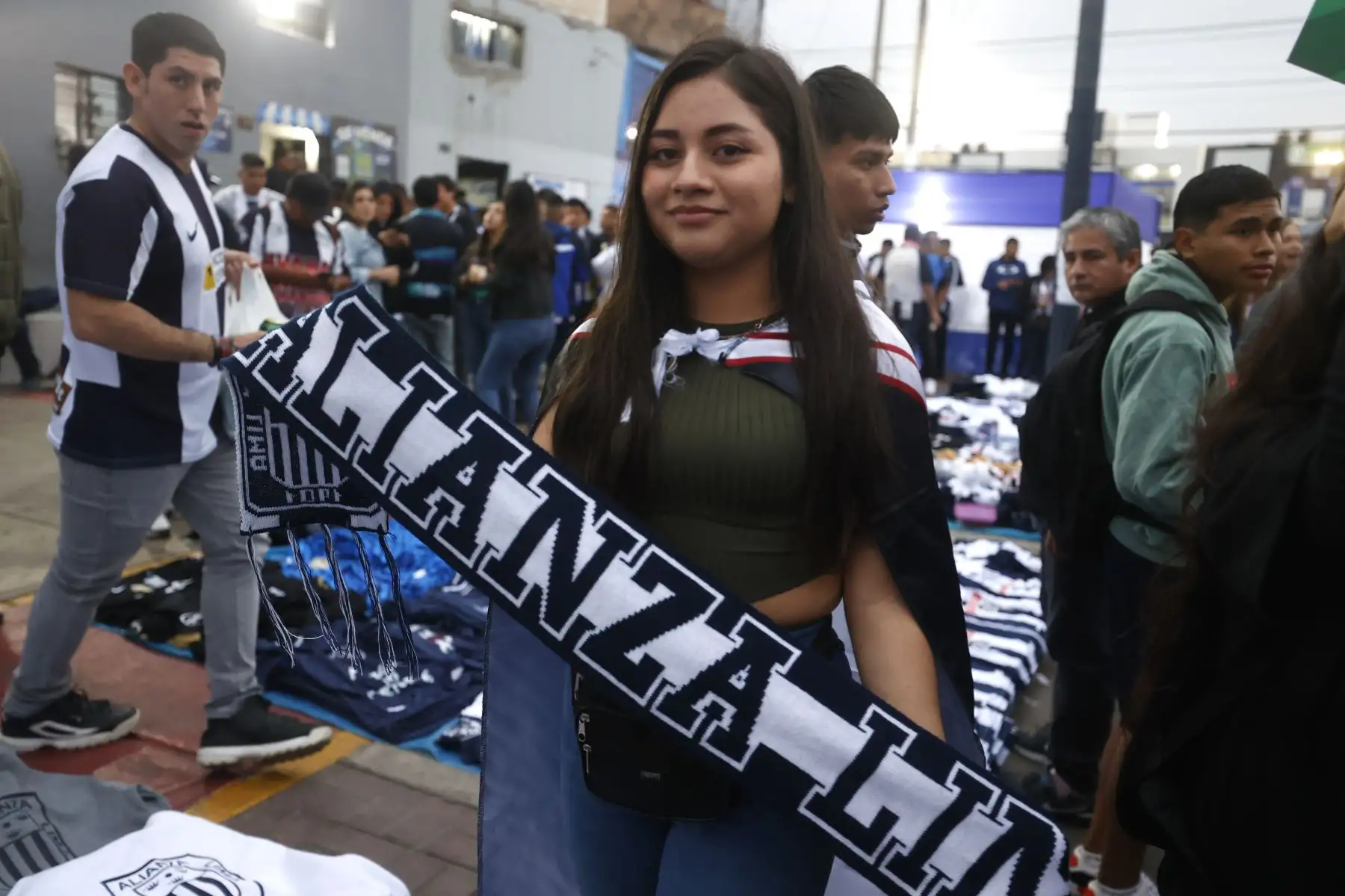 Imágenes previas al partido del super clásico entre Universitario de Deportes y Alianza Lima por la fecha 5 de la Clausura en el estadio Alejandro Villanueva.
Foto: ANDINA/ Vidal Tarqui