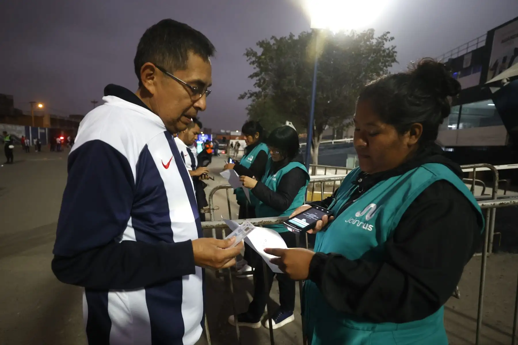 Imágenes previas al partido del super clásico entre Universitario de Deportes y Alianza Lima por la fecha 5 de la Clausura en el estadio Alejandro Villanueva.
Foto: ANDINA/ Vidal Tarqui