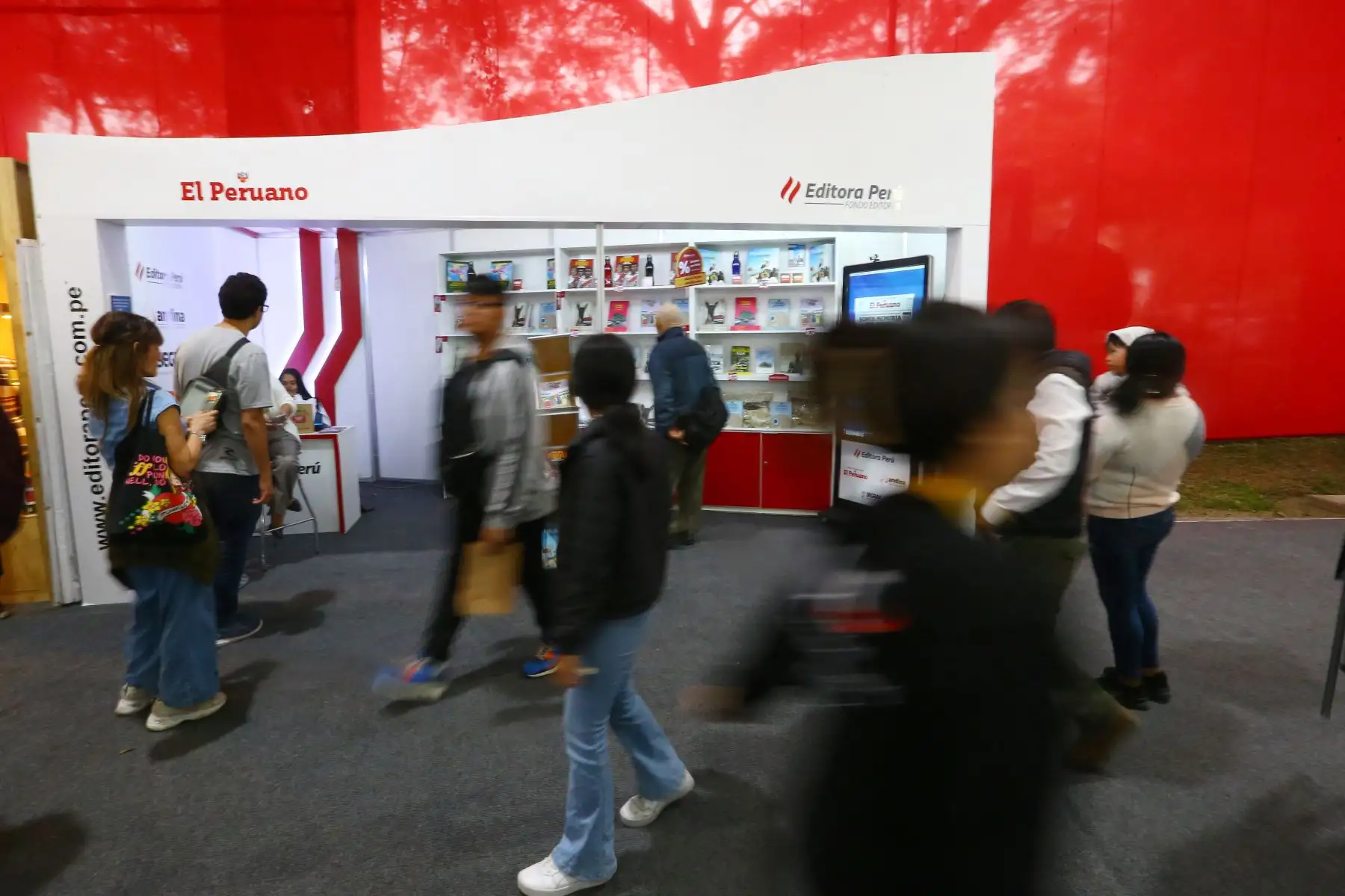 La Feria Internacional del Libro de Lima (FIL Lima 2023), el principal evento editorial del país, abre sus puertas en el 2do día tras su inauguración  y se podrá visitar hasta el domingo 6 de agosto, en el parque Los Próceres, en Jesús María. En la imagen, el stand de Editora Perú.
Foto: ANDINA/Eddy Ramos
