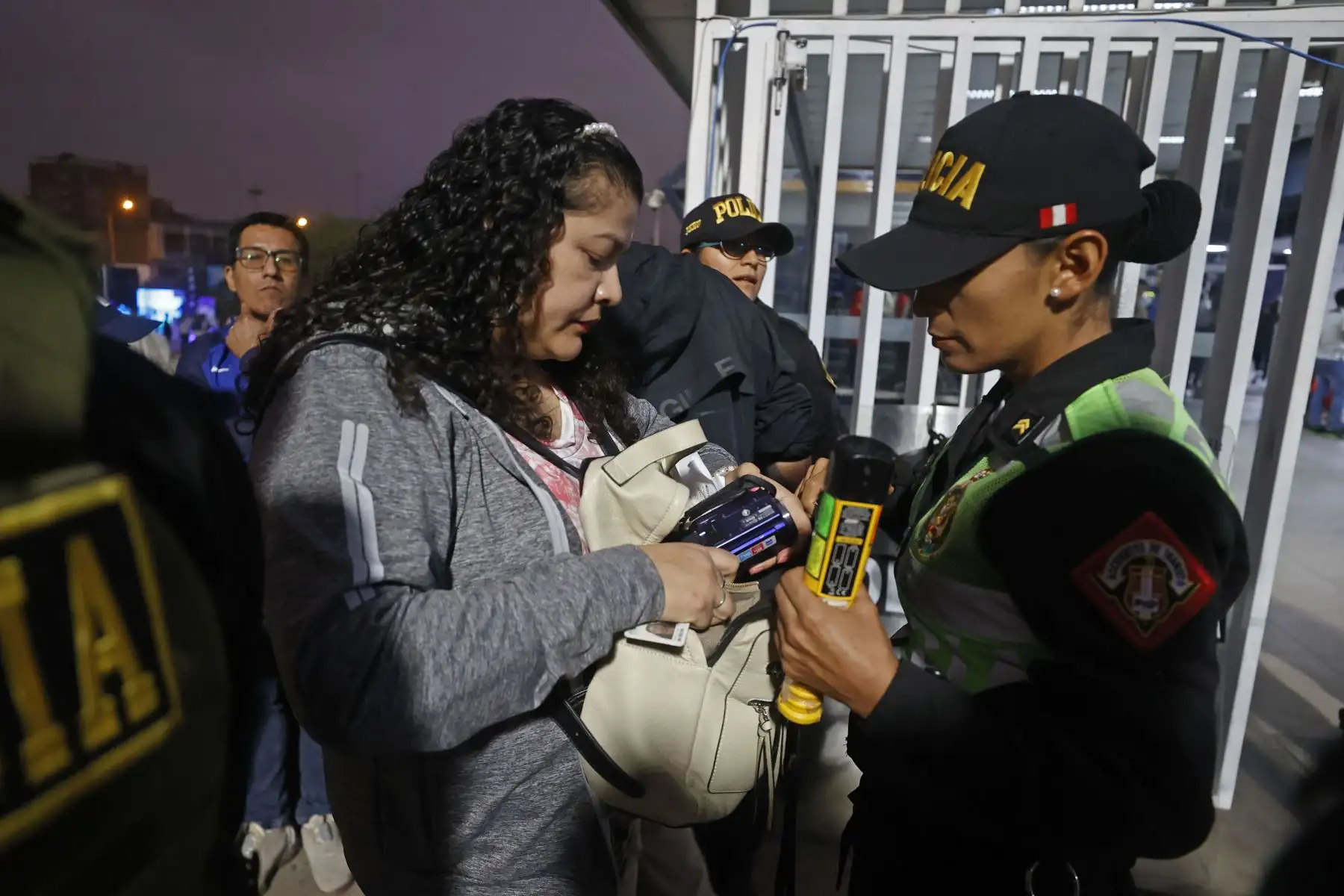 Imágenes previas al partido del super clásico entre Universitario de Deportes y Alianza Lima por la fecha 5 de la Clausura en el estadio Alejandro Villanueva.
Foto: ANDINA/ Vidal Tarqui