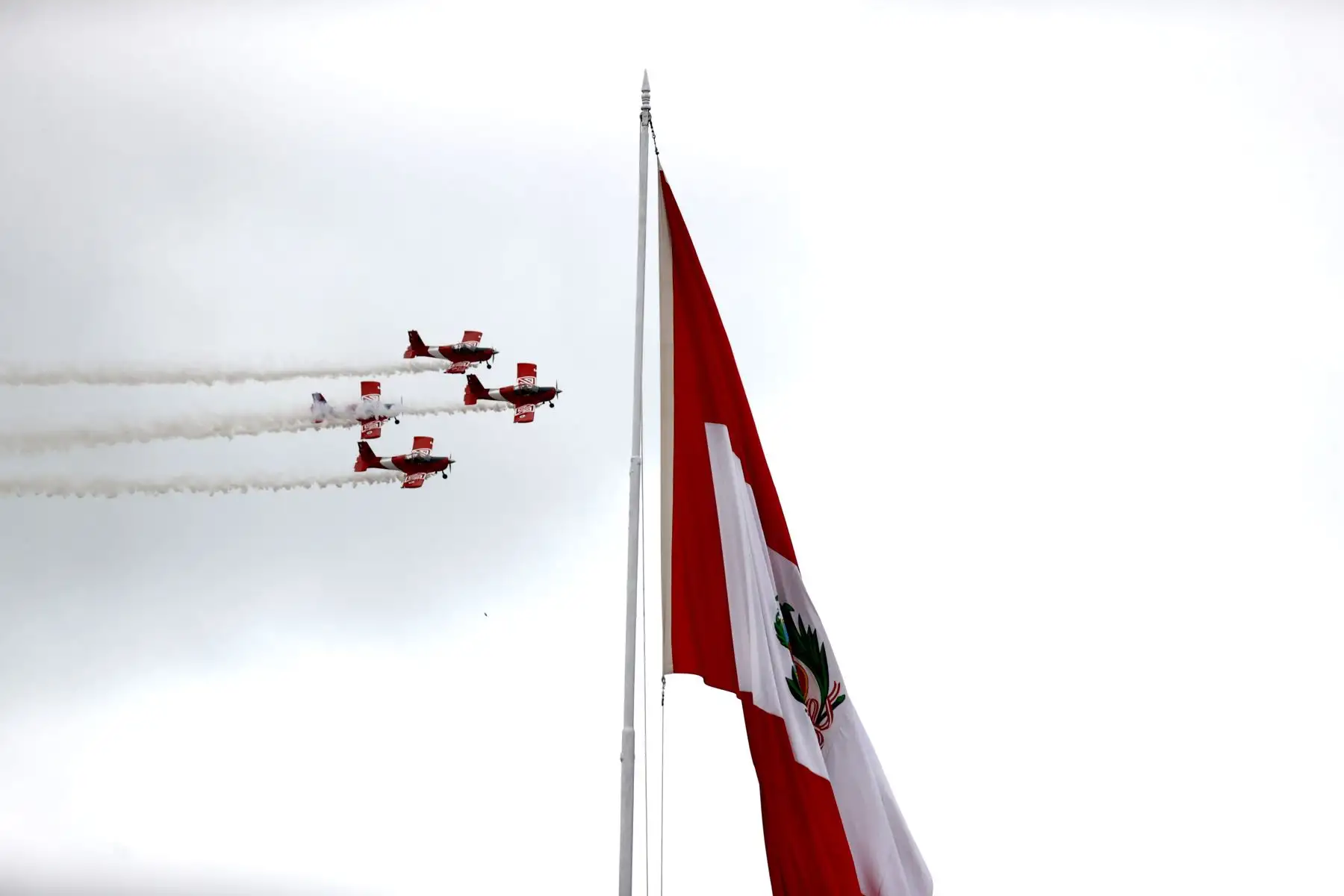 Ceremonia por el Día de la Fuerza Aérea del Perú y el 82° Aniversario de la Inmolación del Héroe Nacional Capitán FAP José Quiñones Gonzales “Gran General del Aire del Perú”.

Foto: ANDINA/PCM