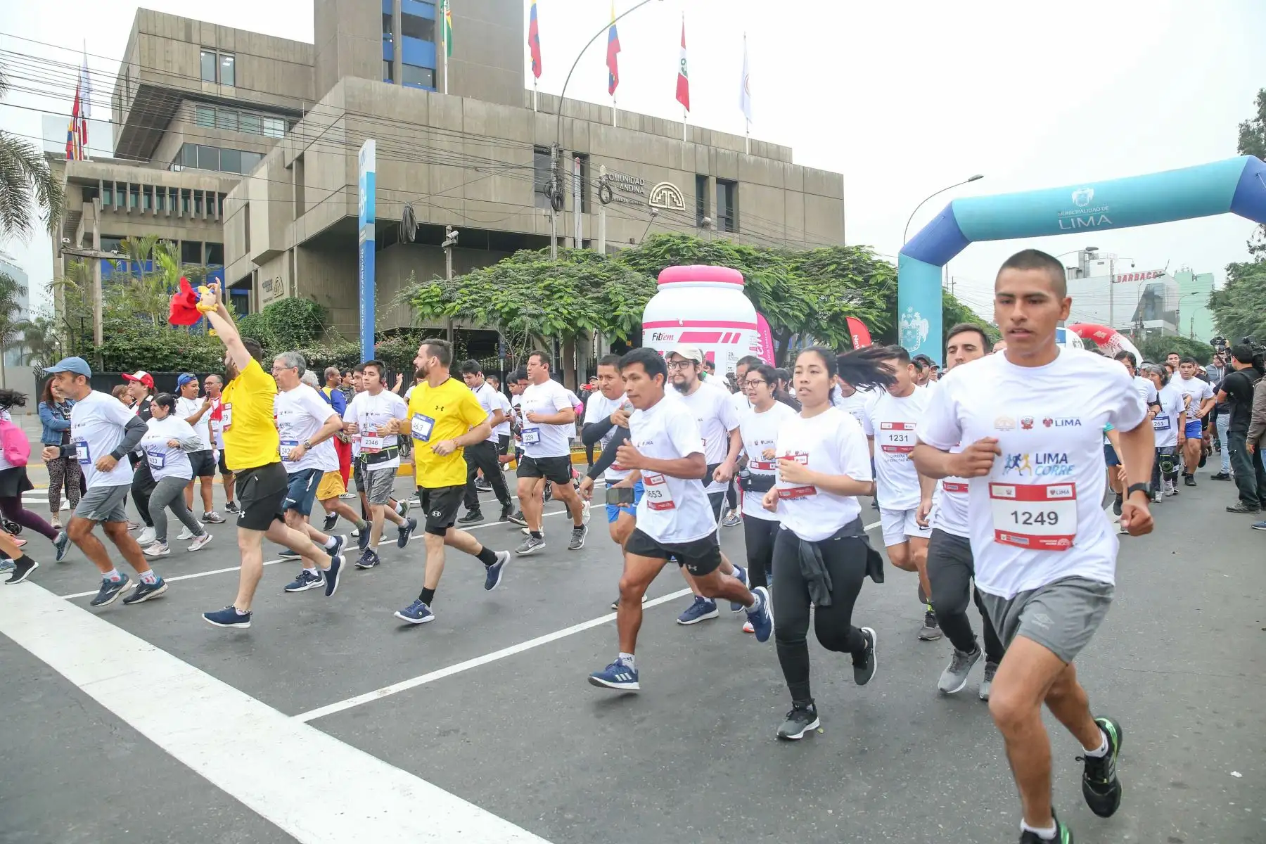 Tres mil participantes, entre atletas amateurs, elite y la ciudadanía en general de las categorías libre, máster, discapacidad visual, física y auditiva recorrieron una ruta de cinco kilómetros.
Foto: ANDINA/Difusión
