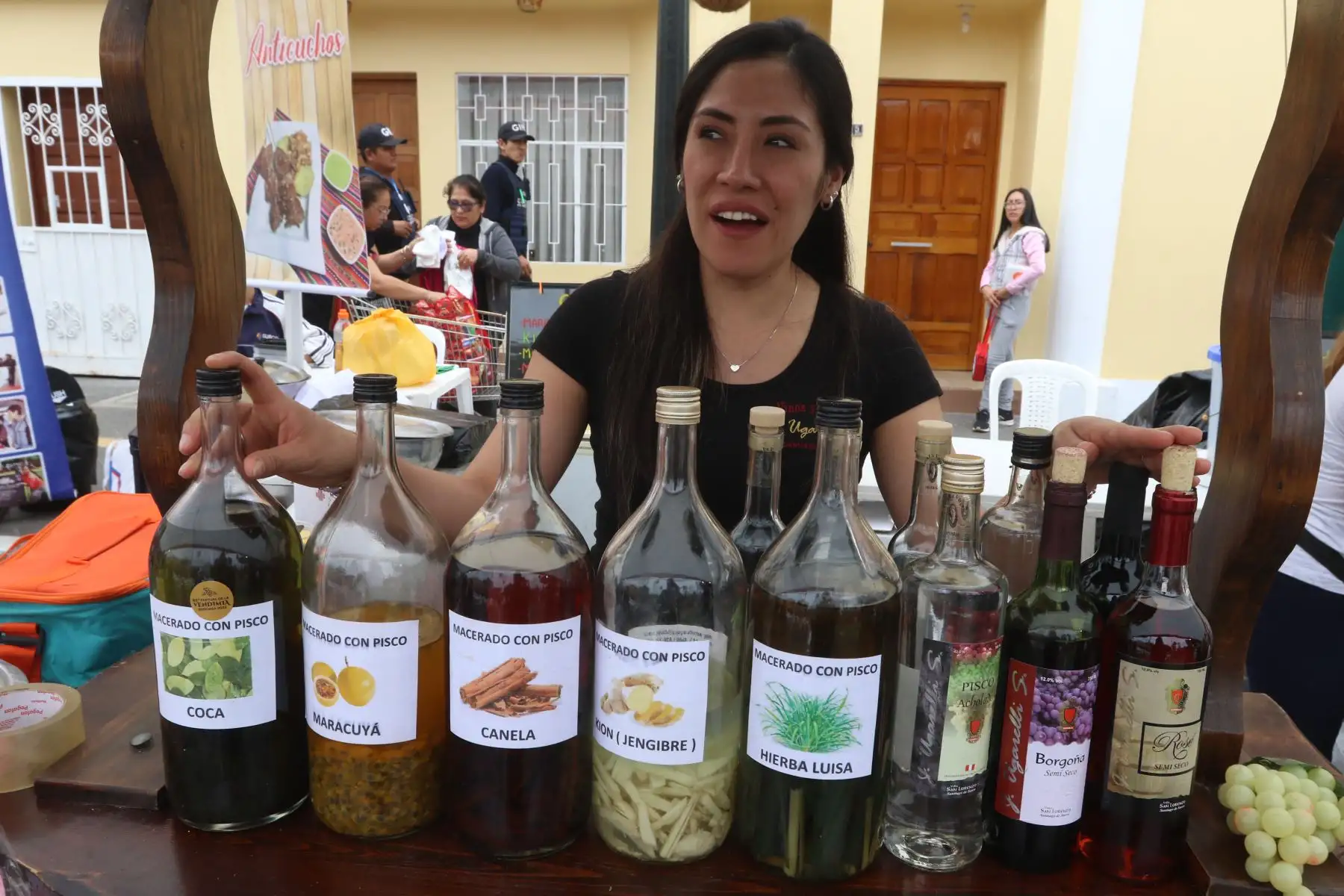 Feria por el día del Pisco en Plaza de Armas de Surco.FOTO:ANDINA/Hector Vinces.