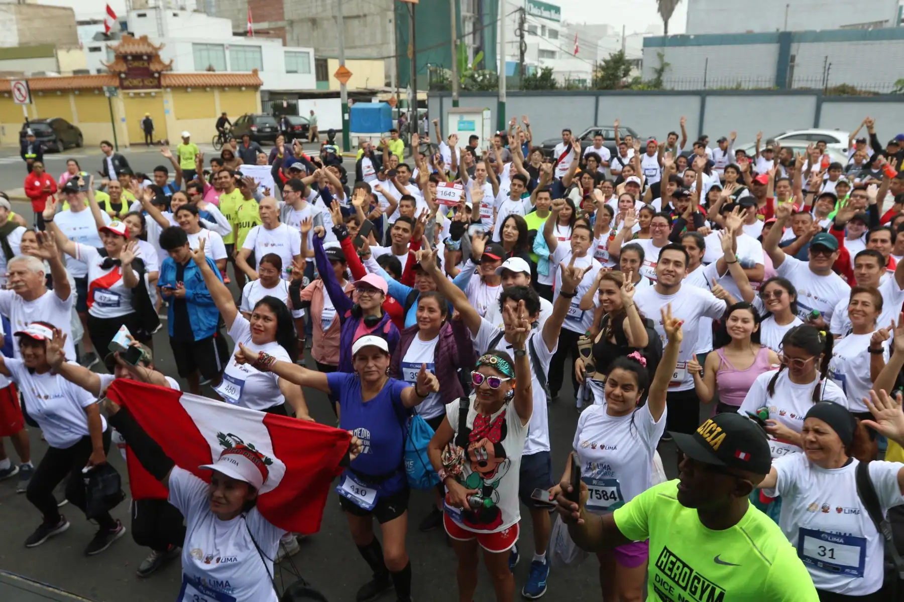 Tres mil participantes, entre atletas amateurs, elite y la ciudadanía en general de las categorías libre, máster, discapacidad visual, física y auditiva recorrieron una ruta de cinco kilómetros.
oto: ANDINA/Héctor Vinces