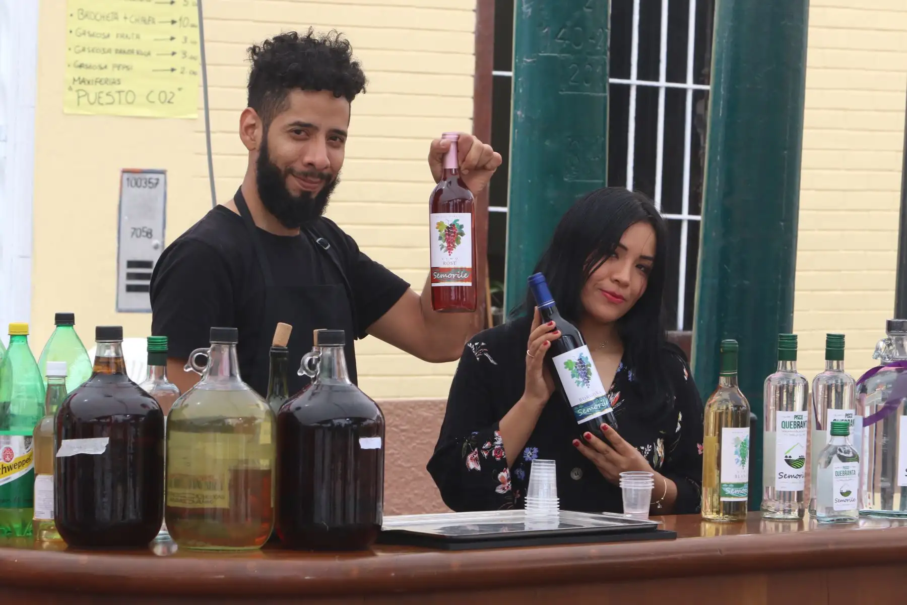 Feria por el díaa del Pisco en Plaza de Armas de Surco.FOTO:ANDINA/Hector Vinces.
