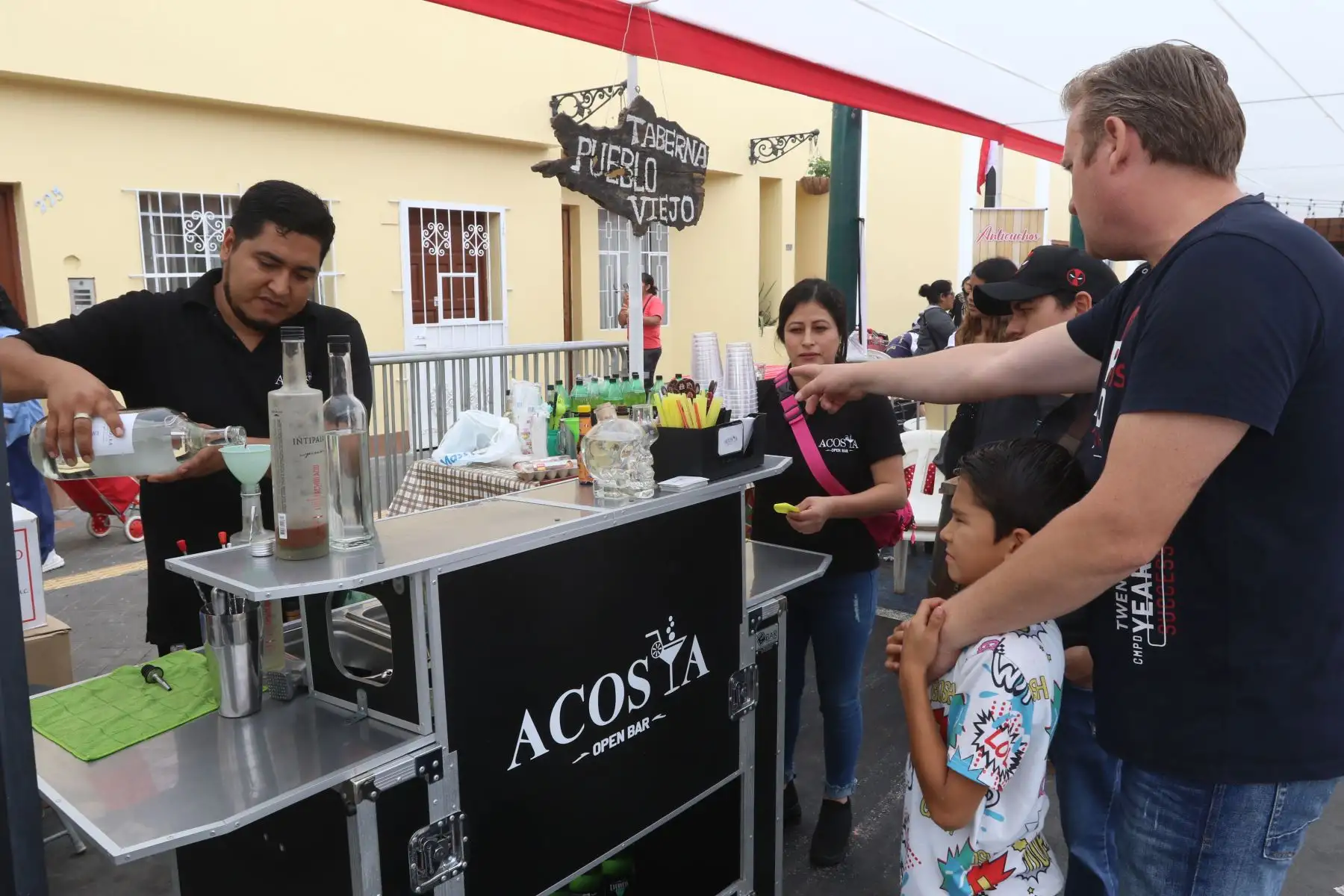 Feria por el día del Pisco en Plaza de Armas de Surco.FOTO:ANDINA/Hector Vinces.