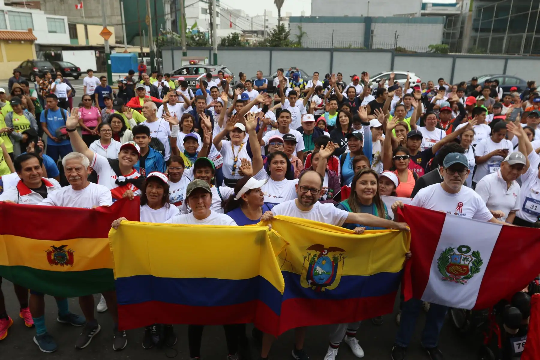 Tres mil participantes, entre atletas amateurs, elite y la ciudadanía en general de las categorías libre, máster, discapacidad visual, física y auditiva recorrieron una ruta de cinco kilómetros.
oto: ANDINA/Héctor Vinces