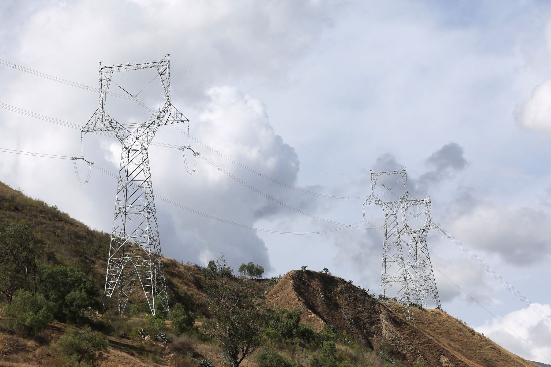 La Línea de Transmisión 500 kV Subestación Piura Nueva – Frontera brindará seguridad de suministro de energía para Perú y Ecuador, incrementando la confiabilidad y la capacidad de transporte de electricidad con eficiencia y calidad.   ANDINA/Difusión