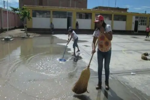 El objetivo es reducir la vulnerabilidad en los colegios ante las lluvias intensas, incluyendo las consecuencias del Fenómeno El Niño, a través de la oportuna aplicación de los planes de gestión del riesgo de desastres. Foto: Minedu