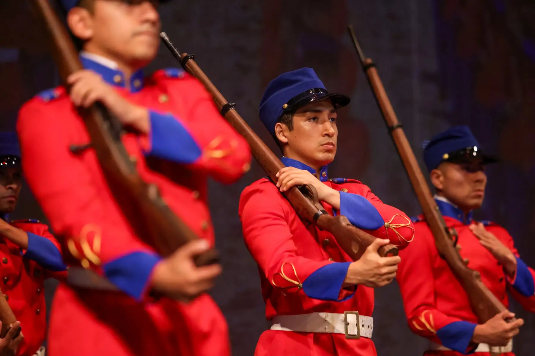 En el marco de las celebraciones por el 202.° Aniversario de la Independencia del #Perú, la presidenta Dina Ercilia Boluarte Zegarra asiste a la presentación “Retablo de Fiestas Patrias” del Ballet Folclórico Nacional del Perú.
Foto: ANDINA/Presidencia Perú