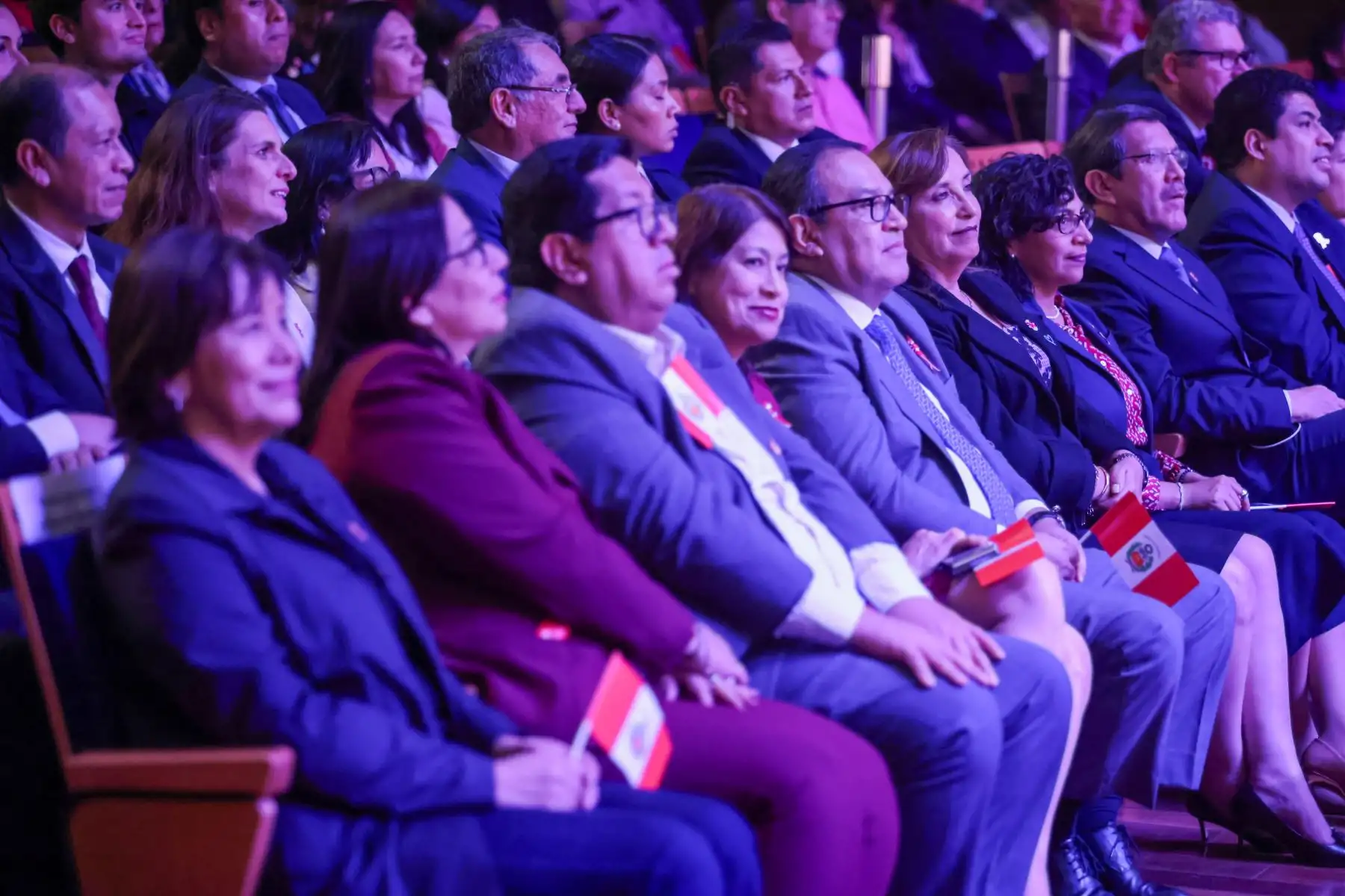 En el marco de las celebraciones por el 202.° Aniversario de la Independencia del #Perú, la presidenta Dina Ercilia Boluarte Zegarra asiste a la presentación “Retablo de Fiestas Patrias” del Ballet Folclórico Nacional del Perú.
Foto: ANDINA/Presidencia Perú
