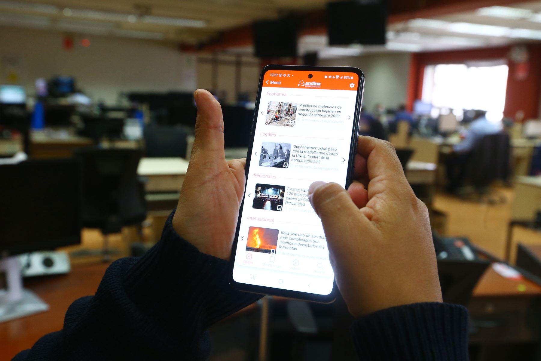 La nueva aplicación móvil de la Agencia Andina te permite personalizar tu consumo de noticias con temas de tu interés. Foto:ANDINA/Eddy Ramos