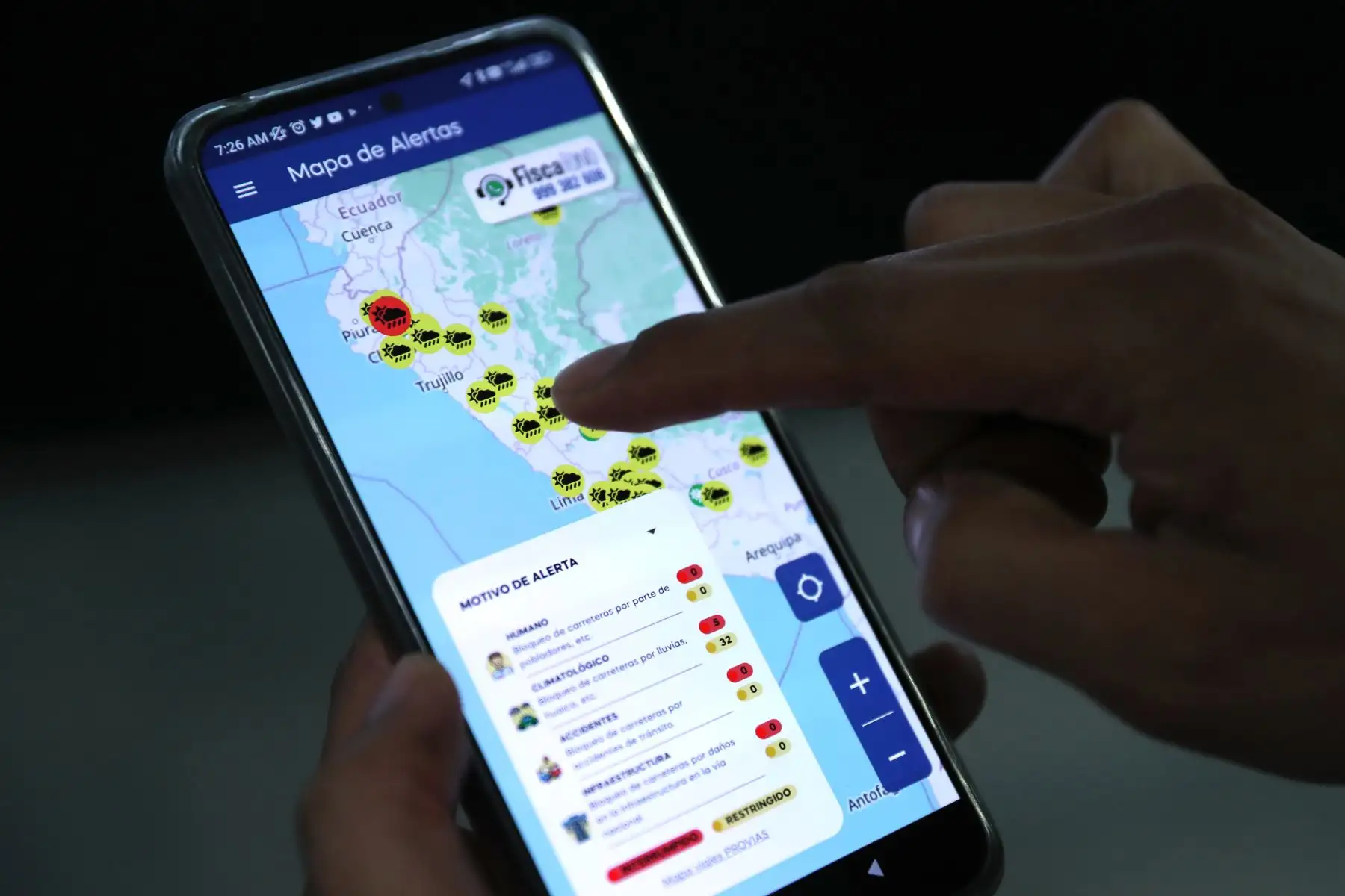 A fin de brindar las mayores garantías a las personas que van a viajar con motivo de las Fiestas Patrias, Sutran presentó el aplicativo "Viaje Seguro", con su más reciente actualización mediante la cual, todos los conductores y pasajeros de transporte interprovincial podrán acceder de forma directa y gratuita el Mapa Interactivo de Alertas y conocer en tiempo real y antes de su viaje el estado del tránsito en las vías nacionales del país. 

Foto: ANDINA/Daniel Bracamonte