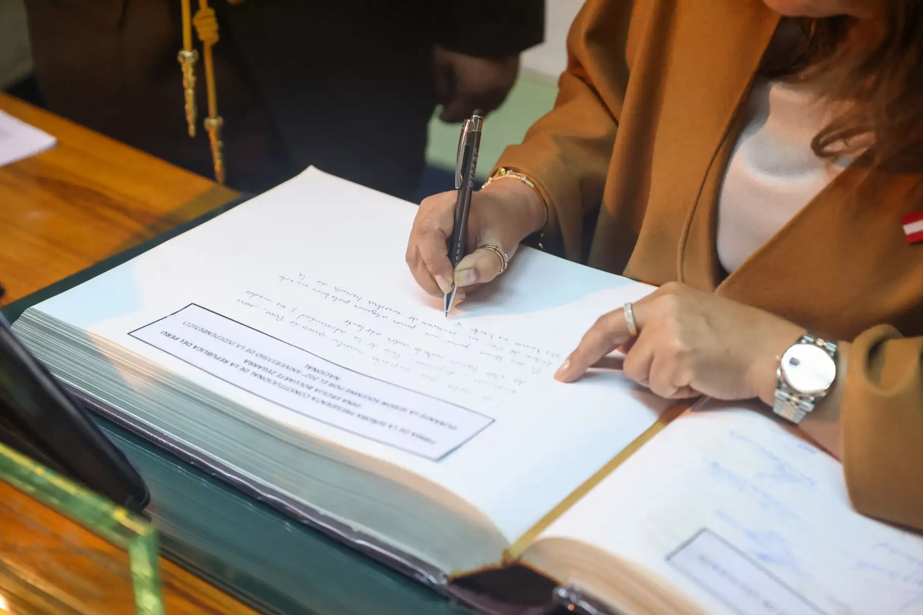 Presidenta de la República, Dina Boluarte, participó en la sesión solemne por el 202 aniversario de la Independencia Nacional en la Benemérita Sociedad Fundadores de la Independencia, Vencedores del 2 de Mayo de 1866 y Defensores Calificados de la Patria. Foto: ANDINA/Presidencia Perú.