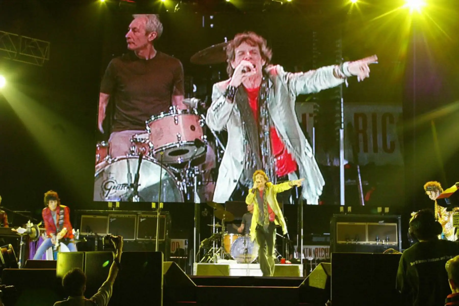 La banda de rock británica The Rolling Stones, el cantante Mick Jagger, actúa con la banda en Hong Kong Harbor Fest el 09 de noviembre de 2003. Foto: AFP