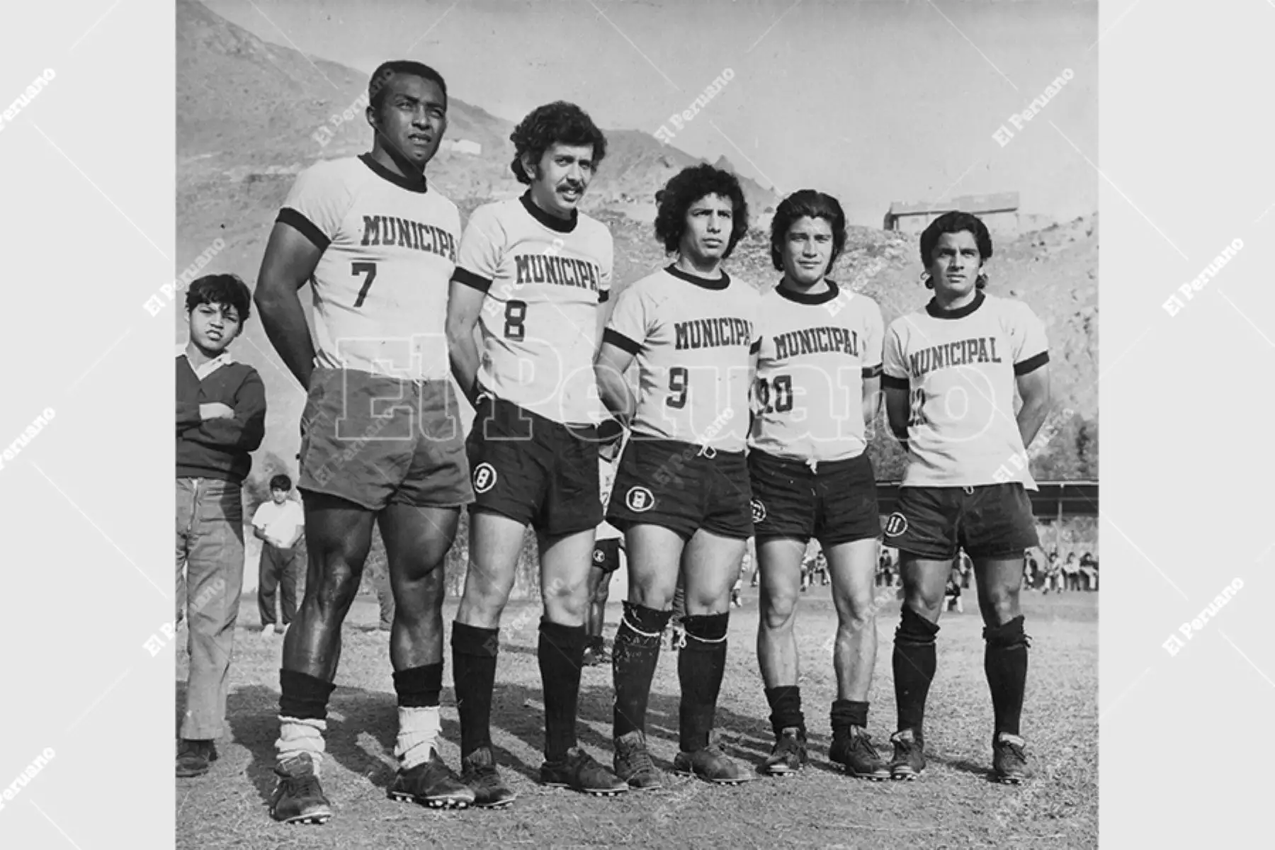Lima - 17 agosto 1973 / Deportivo Municipal con Roberto "Titín" Drago, César Cueto y Julio Baylón, como refuerzo, se prepara para el Torneo Juan Gamper en España. Foto: Archivo Histórico de El Peruano