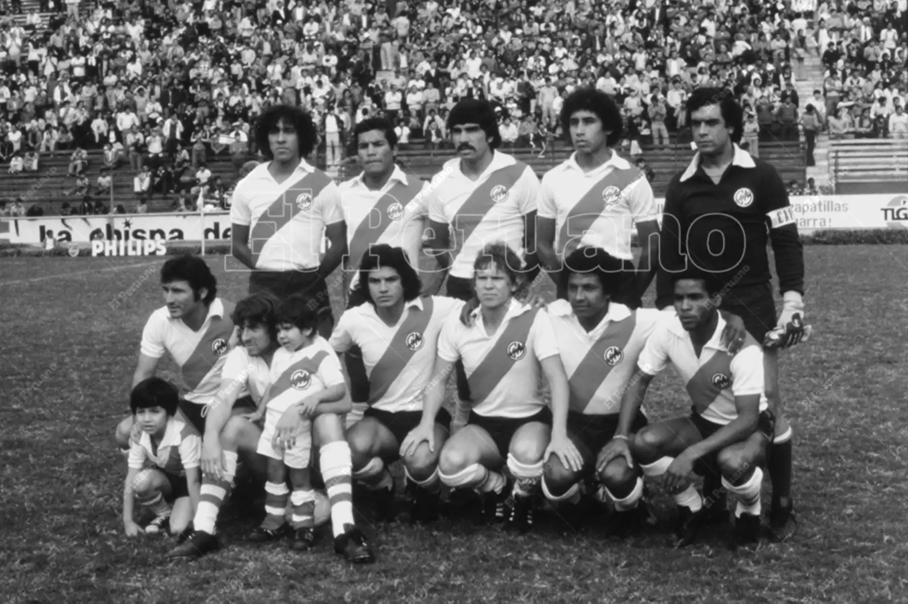 Lima - 1981 / Cuadro del Deportivo Municipal, con Eduardo Malásquez, Franco Navarro y Jaime Drago en sus filas. El cuadro edil es sensación en el torneo local. Foto: Archivo Histórico de El Peruano