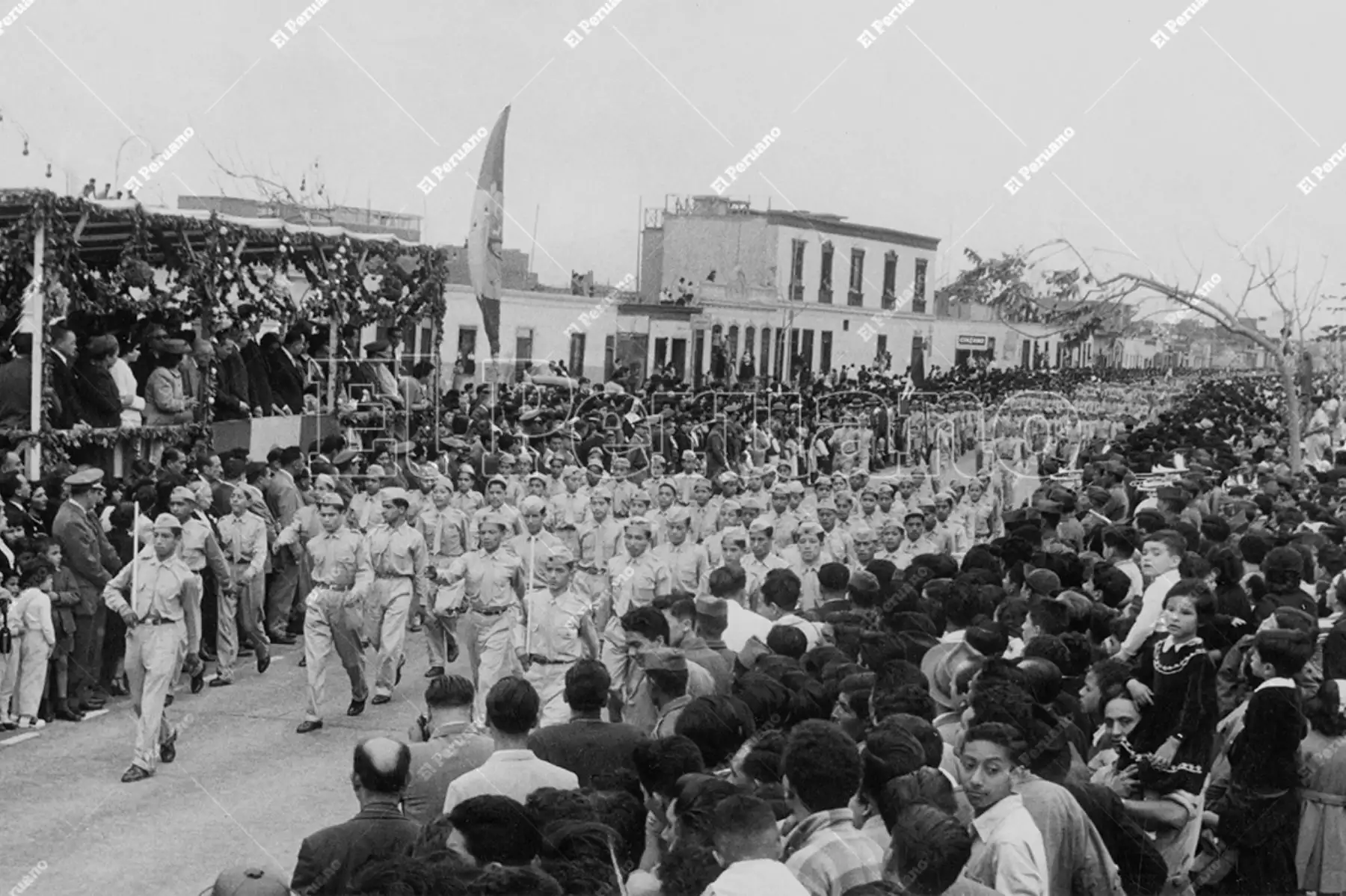 Callao - 27 julio 1957 / Gran desfile escolar por el aniversario de la independencia del Perú. Foto: Archivo Histórico de El Peruano