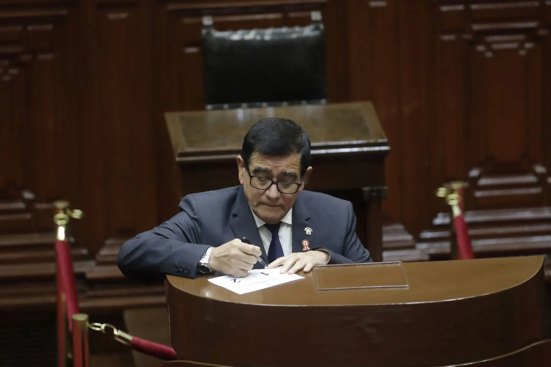 El pleno del Congreso de la República inició la sesión para elegir a la nueva mesa directiva para el periodo anual de sesiones 2023-2024. En la imagen, el presidente del Congreso, José Daniel Williams Zapata.
Foto: ANDINA/Juan Carlos Guzmán