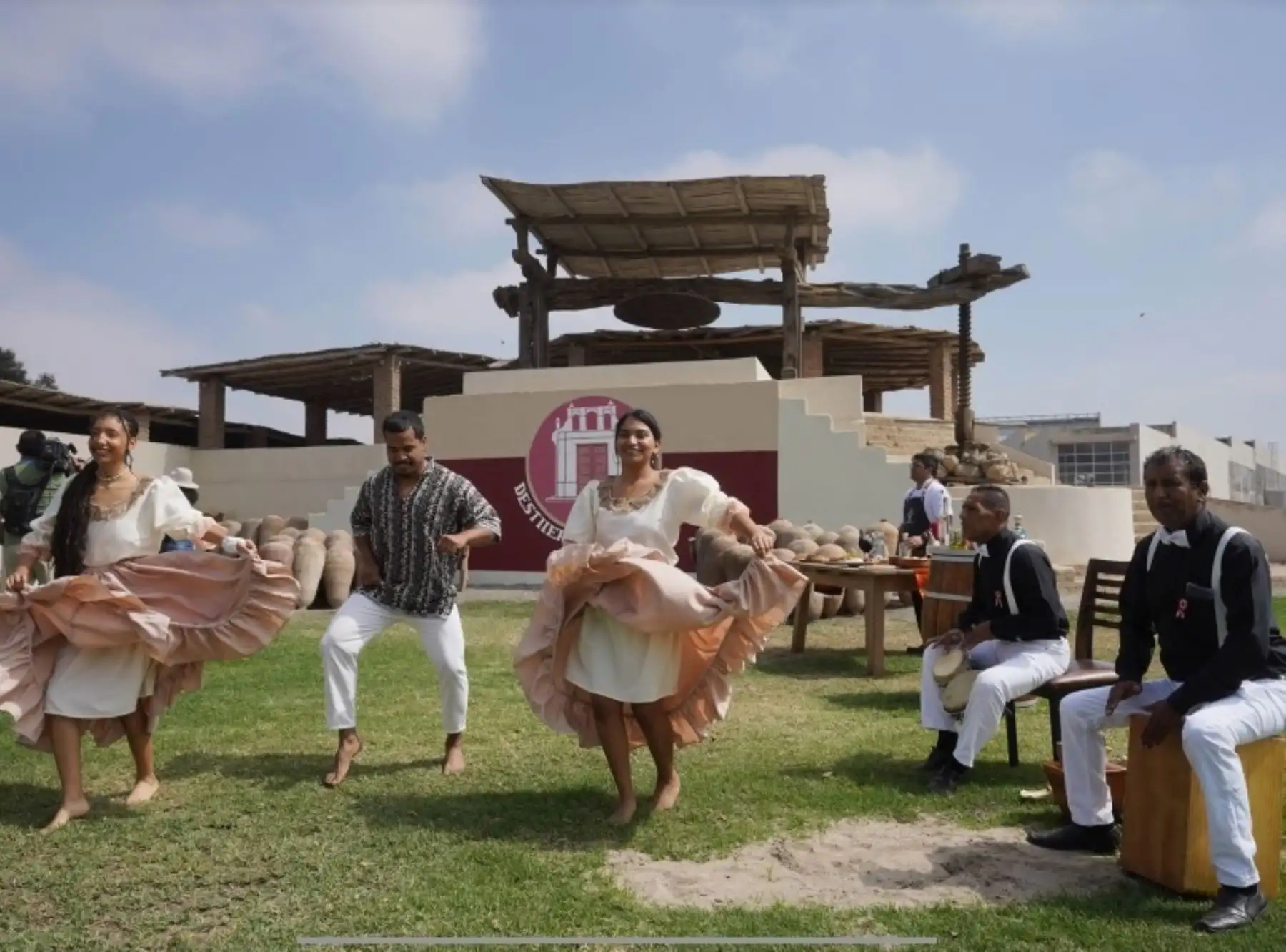 Ica es uno de los destinos favoritos de los peruanos y para este feriado largo por Fiestas Patrias espera recibir alrededor de 80,000 visitantes, destacó Promperú que lanzó la campaña "El turismo ayuda". Foto: Genry Bautista