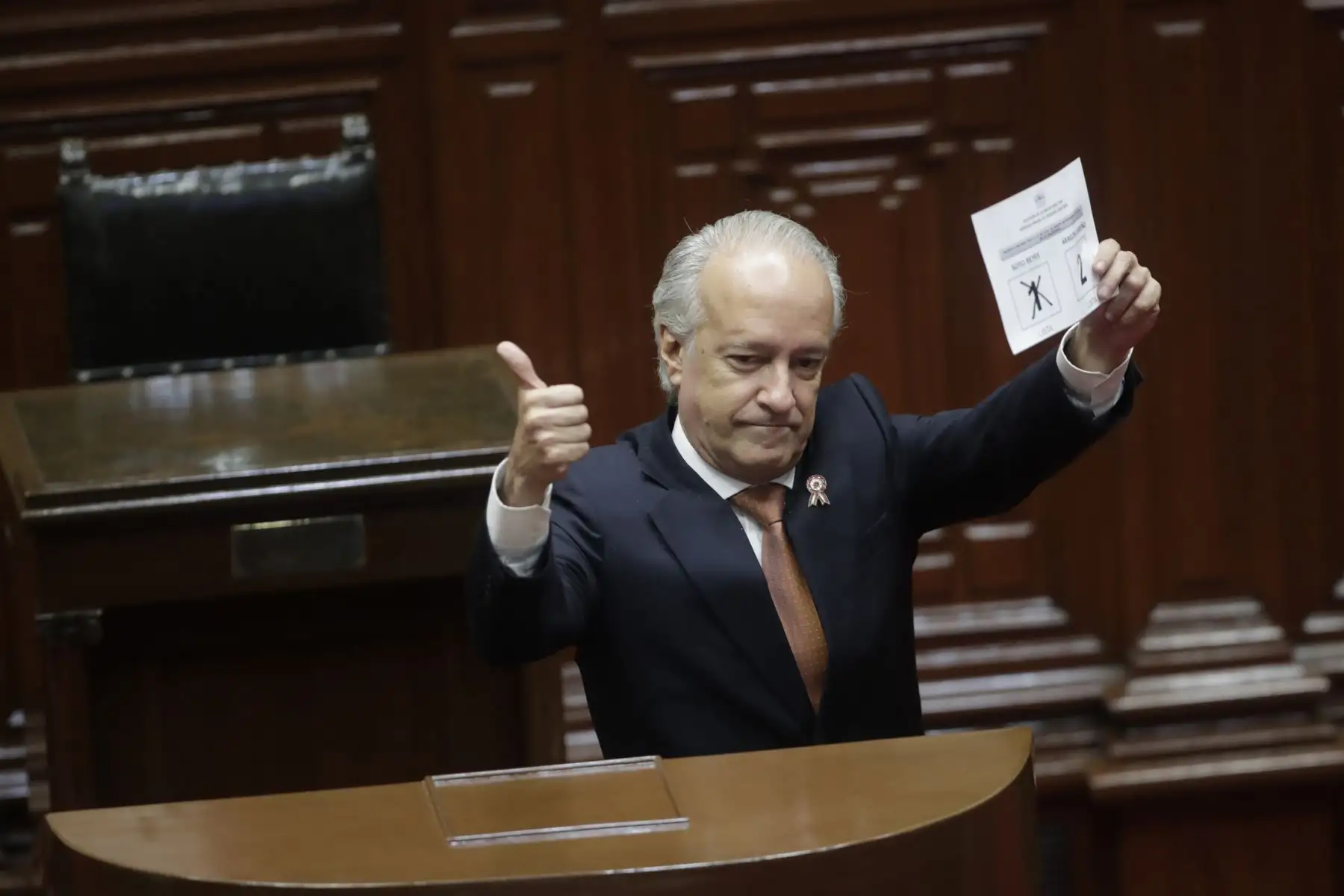 El pleno del Congreso de la República inició la sesión para elegir a la nueva mesa directiva para el periodo anual de sesiones 2023-2024. En la imagen, el congresista Hernando Guerra-García .
Foto: ANDINA/Juan Carlos Guzmán