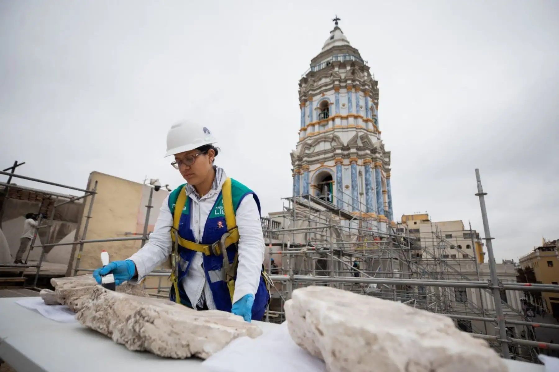 La Municipalidad de Lima, a través de Prolima, se encargó de su reparación con la participación de 100 los obreros que trabajan durante extensas jornadas con sumo cuidado para no perjudicar las delicadas piezas del convento.
Foto: ANDINA/Muni Lima