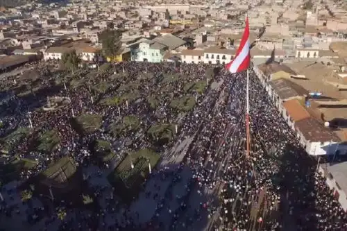 La Parada del Gallardete es una celebración de origen ancestral declarada Patrimonio Cultural de la Nación y que conjuga dos celebraciones emblemáticas: las Fiestas Patrias y la festividad en honor de la Virgen de la Alta Gracia.
