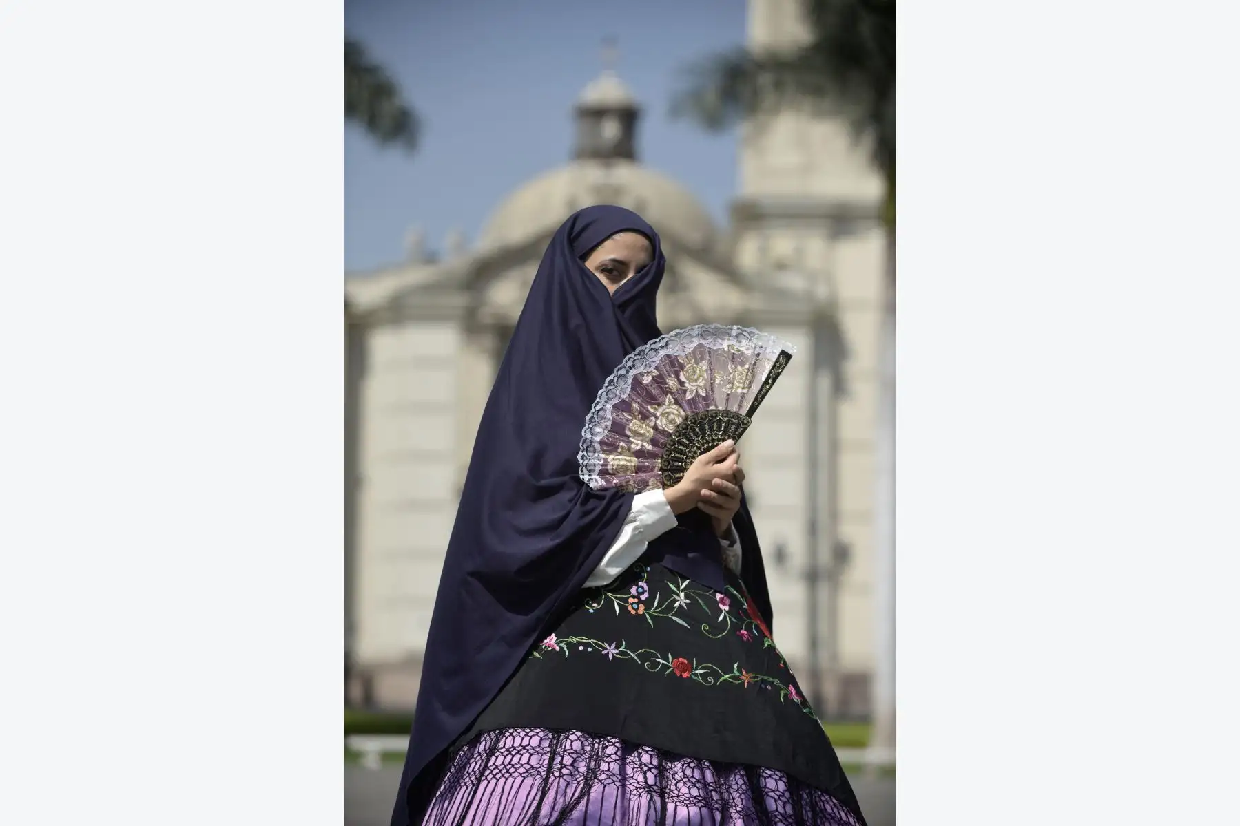 Ciudadanos de distintas zonas de la capital se dieron cita hoy en el Centro Histórico de Lima para disfrutar del Corso Bicentenario con motivo de Fiestas Patrias, organizado por el Proyecto Especial Bicentenario del Ministerio de Cultura y la Municipalidad de Lima.
Foto: ANDINA/Proyecto Bicentenario