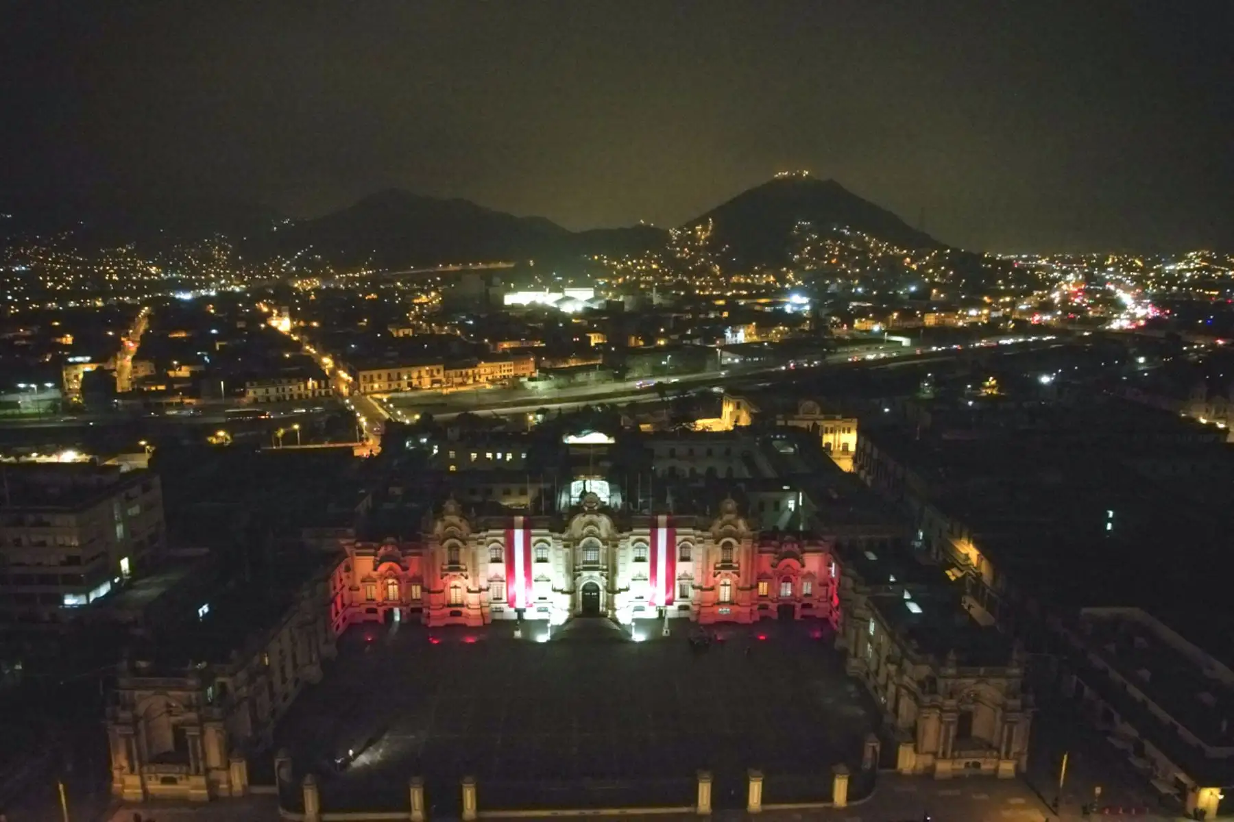 Fotografía panorámica de la Plaza de Armas de Lima. Foto: ANDINA/ Juan Carlos Guzmán