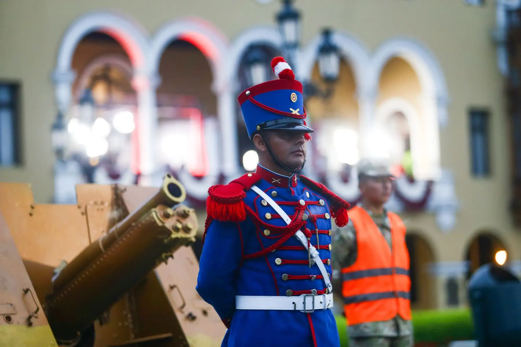 Regimiento de Caballería «Glorioso Húsares de Junín» N.° 1 - Libertador del Perú. Medidas de seguridad y preparativos en el 202 aniversario de la independencia del Perú en la Plaza de Armas de Lima. Foto: ANDINA/ Ricardo Cuba