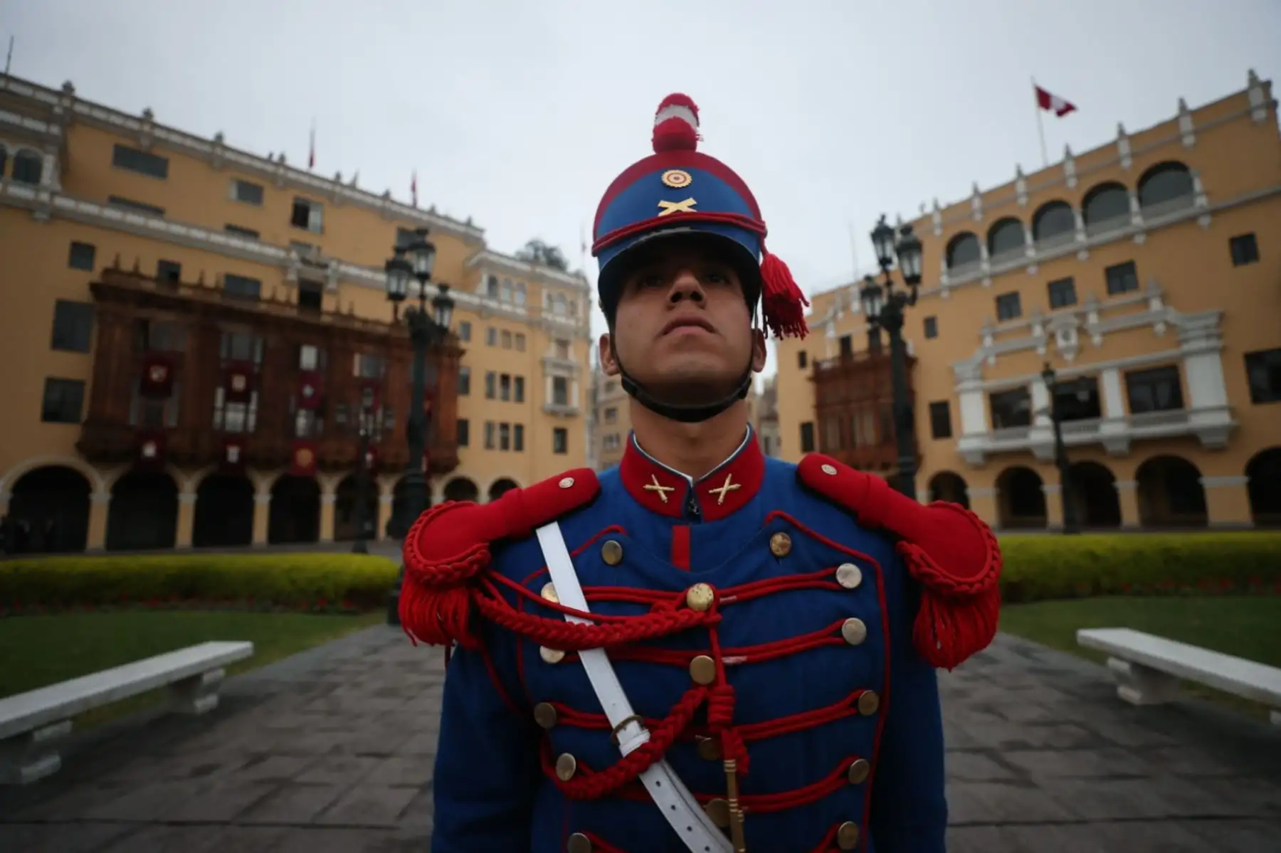 Regimiento de Caballería «Glorioso Húsares de Junín» N.° 1 - Libertador del Perú. Medidas de seguridad y preparativos en el 202 aniversario de la independencia del Perú en la Plaza de Armas de Lima. Foto: ANDINA/ Juan Carlos Guzmán