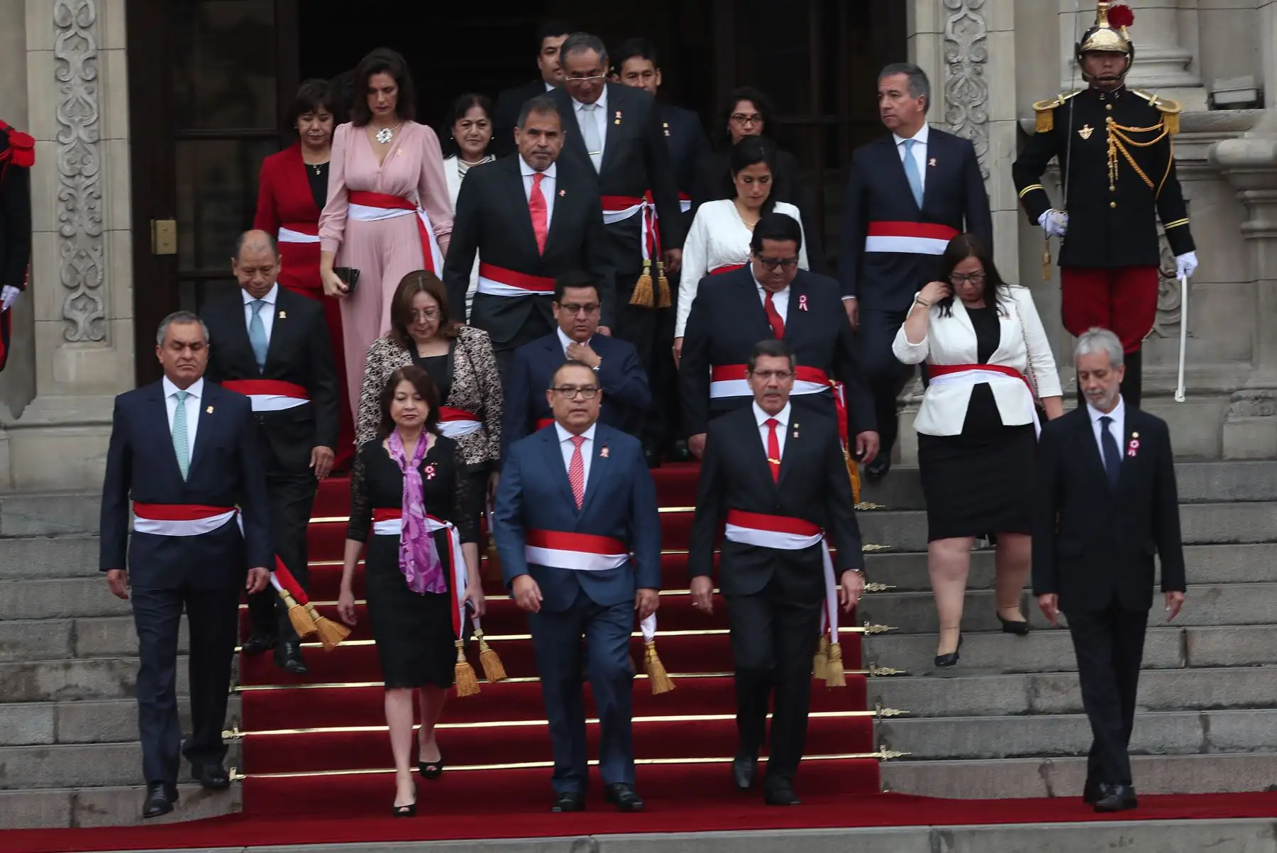 Cartera de Ministros, saludas a la prensa en los exteriores de Palacio de Gobierno camino a la misa Te Deum durante el Día de la Independencia de Perú en Lima. Foto: ANDINA/Ricardo Cuba