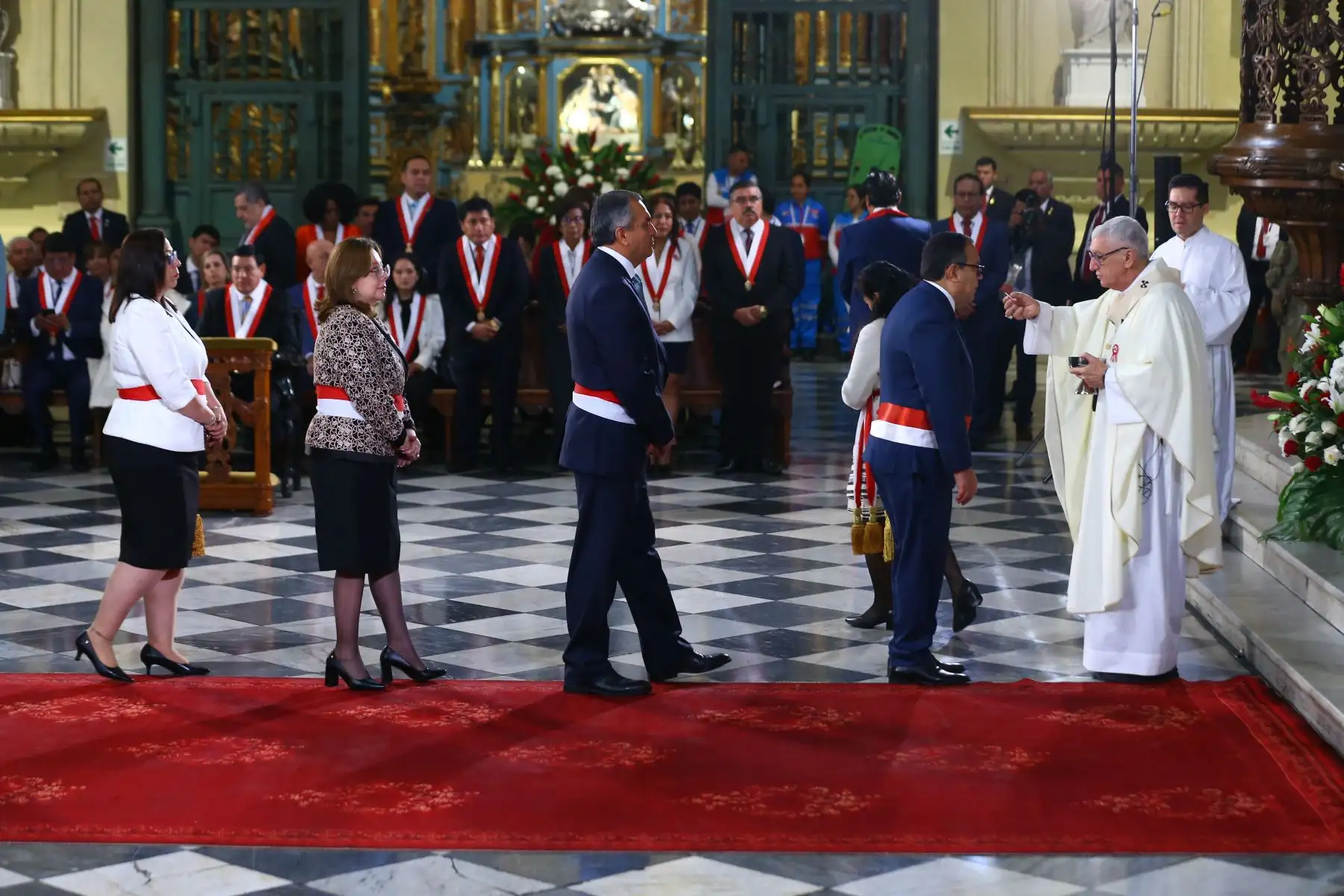 Ministros de Estado y altas autoridades, participan de la misa y tedeum en la Basílica Catedral de Lima por el 202.° aniversario de la independencia del Perú. Foto: ANDINA/ Prensa Presidencia