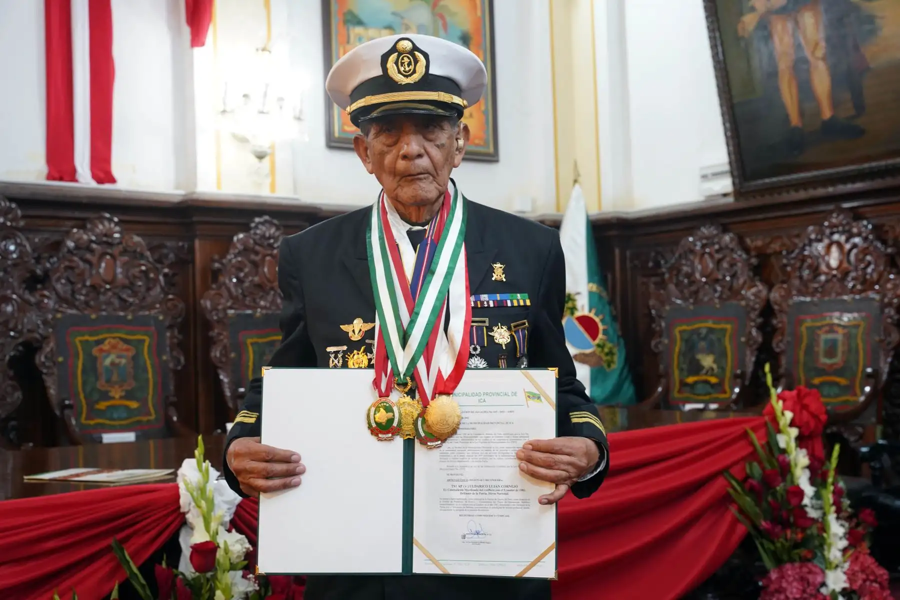 La población de la provincia y región Ica, gozó del vistoso y emocionante desfile cívico escolar militar que protagonizaron estudiantes de los diversos colegios, por el 202.° aniversario de la proclamación de la independencia del Perú. Foto: Difusión