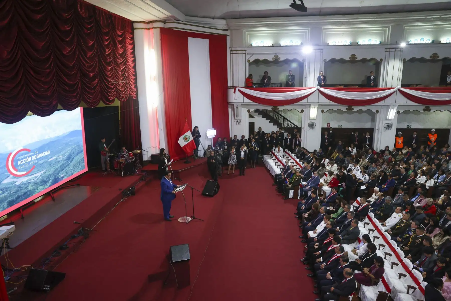 Presidenta de la república, Dina Boluarte, participa en la ceremonia de Acción de Gracias por el Perú organizada por las Iglesias Cristianas Evangélicas del Perú. Foto: ANDINA/ Prensa Presidencia