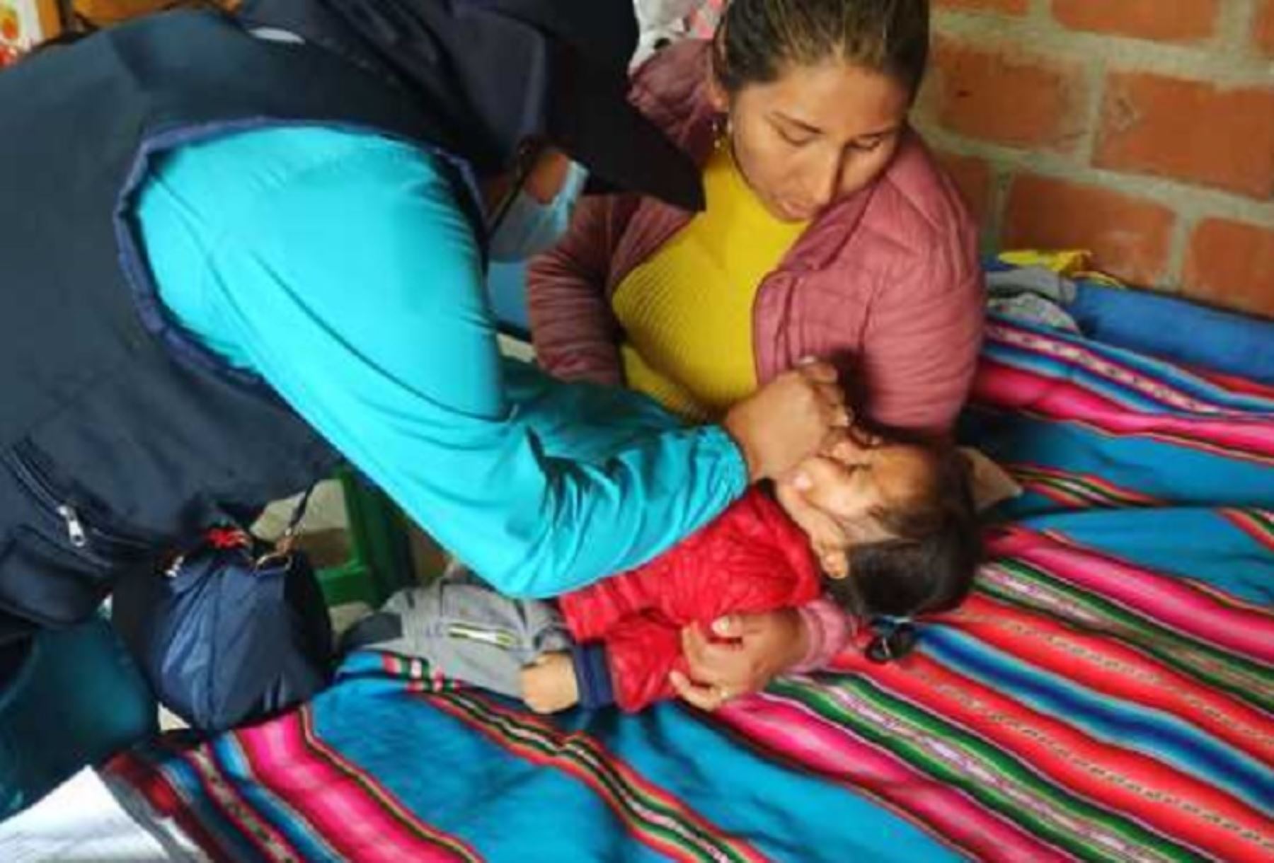 En lo que va del mes de julio, la región Moquegua alcanza el 78 % de niños y niñas de 2 meses y 5 años de edad, vacunados contra la poliomielitis, destacó la Dirección Regional de Salud