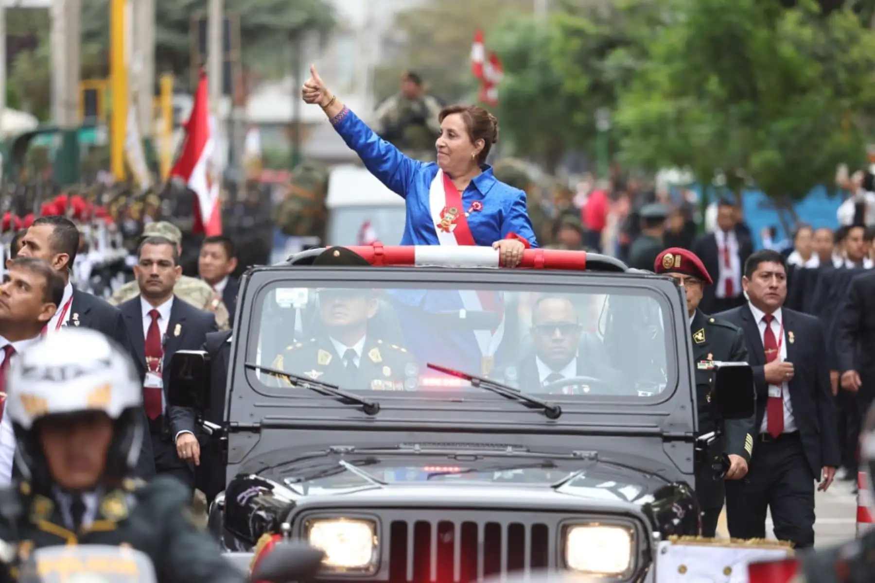 La presidenta de la república, Dina Ercilia Boluarte Zegarra, se traslada a la av. Brasil para asistir a la Gran Parada y Desfile Militar. Foto: ANDINA/ Prensa Presidencia