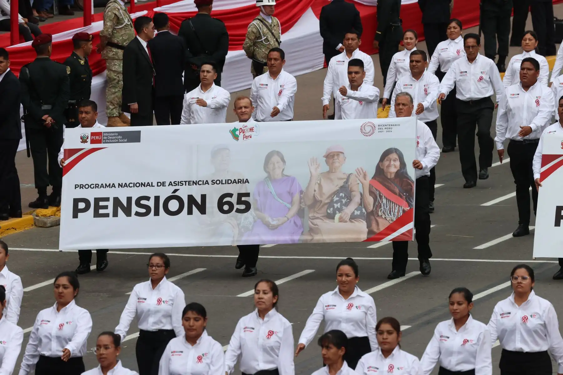 Programas sociales dan inicio a la Gran Parada y Desfile Cívico Militar 2023  como parte de los actos conmemorativos por el 202 aniversario de la Independencia del Perú. 
Foto: ANDINA/ Andrés Valle
