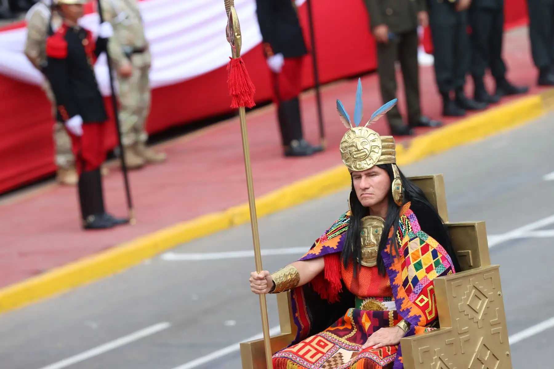 Diversas actividades artisticas culturales y pasacalles dan inicio a la a la Gran Parada y Desfile Cívico Militar 2023  como parte de los actos conmemorativos por el 202 aniversario de la Independencia del Perú. 
En la imagen, escenificaión del Inti Raymi a cargo del elenco de danzas “ Perú Todos Los Ritmos ” de Cusco.
Foto: ANDINA/ Andrés Valle
