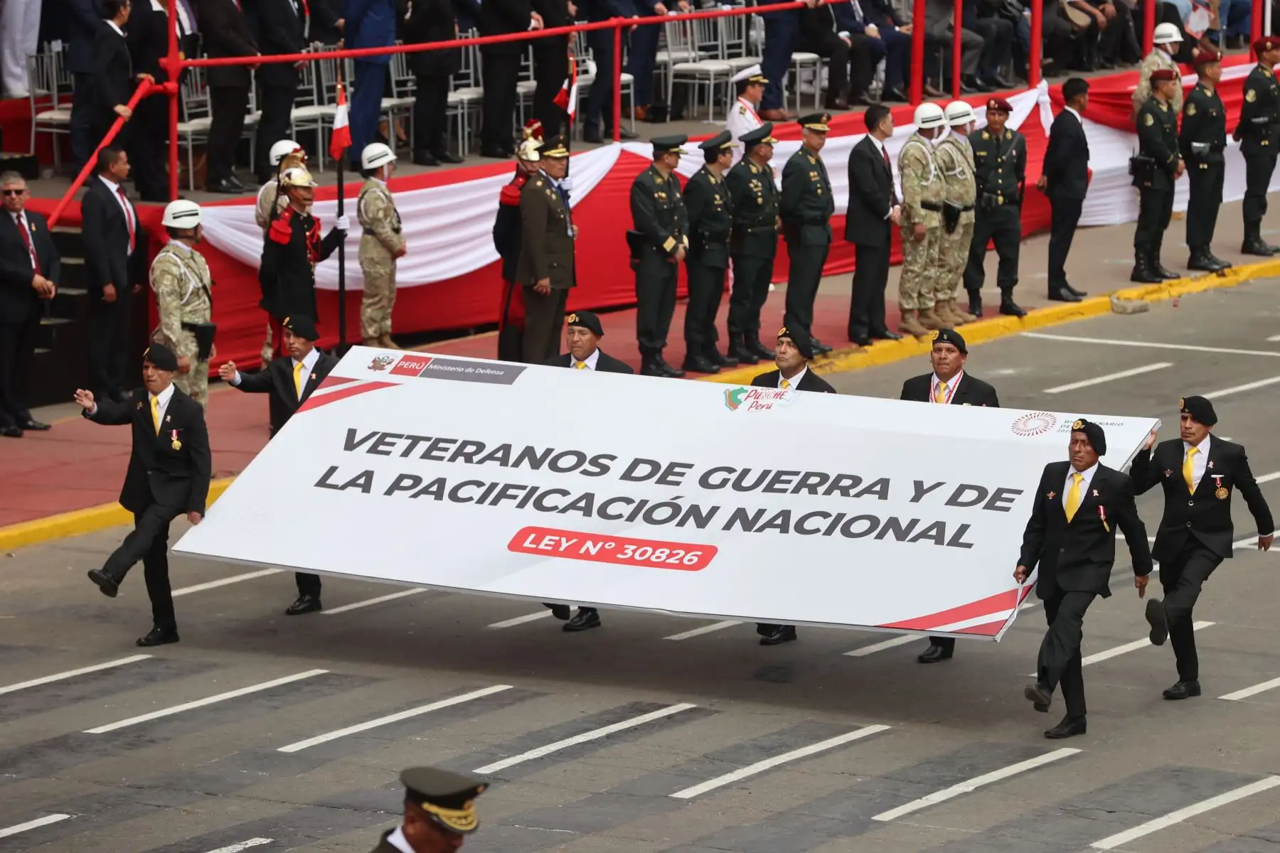 Veteranos de Guerra y de la Pacificación Nacional, en la Gran Parada y Desfile Cívico Militar 2023 que se realiza en la emblemática Avenida Brasil, como parte de los actos conmemorativos por el 202 aniversario de la Independencia Nacional del Perú. 
Foto: ANDINA/ Andrés Valle