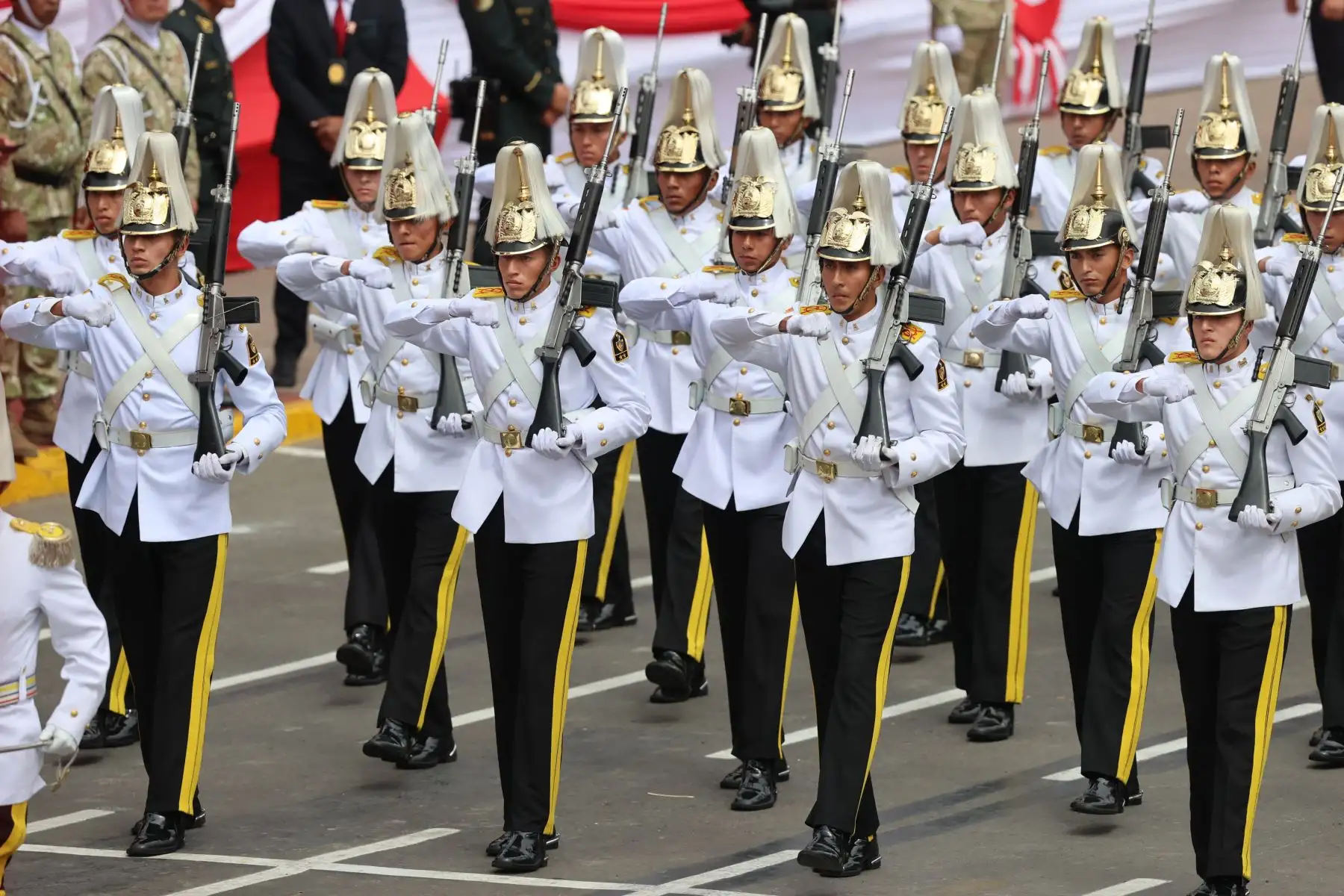 Delegaciones extranjeras de Chile, Ecuador y Brasil , en la Gran Parada y Desfile Cívico Militar 2023 que se realiza en la emblemática Avenida Brasil, como parte de los actos conmemorativos por el 202 aniversario de la Independencia Nacional del Perú. 
Foto: ANDINA/ Andrés Valle