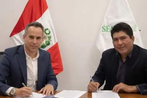 El Servicio Nacional Forestal y de Fauna Silvestre (Serfor), a través de la Dirección de Gestión Sostenible del Patrimonio Forestal, suscribió el primer contrato de acceso a los recursos genéticos y sus derivados con fines 
comerciales.